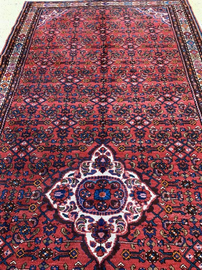 27126565g - Hosseinabad, Persien, Mitte 20.Jhd, Wolle auf Baumwolle, ca. 395 x 165 cm, EHZ: ...