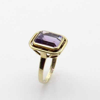 27126567a - Ring mit Amethyst, GG 585/000, mit Unter- kaderung, Amethyst ca. 4 ct, Handarbeit, RW ...