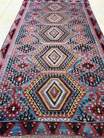 27126581g - Anatol Kelim, Türkei, Anfang 20.Jhd, Wolle auf Wolle, ca. 350 x 190 cm, EHZ: 2 ...