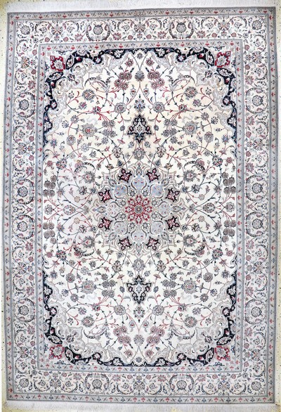 Image Nain fine(6 La), Persia, mid-20th century, corkwool with silk, approx. 365 x 255 cm, ...