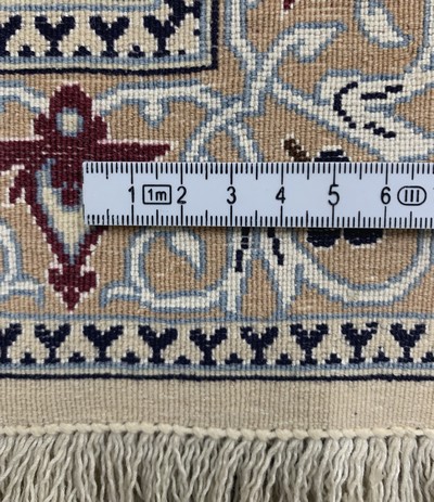 27126583l - Nain fein(6 La), Persien, Mitte 20.Jhd, Korkwolle mit Seide, ca. 365 x 255 cm, ca. ...
