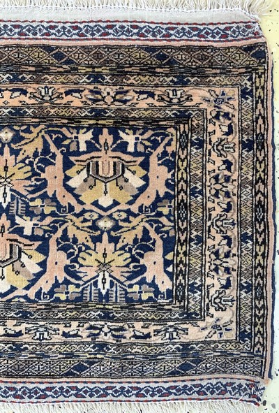 27126584a - Mauri fine old, Afghanistan, early 20th century, wool on wool, approx. 76 x 46 cm, ...