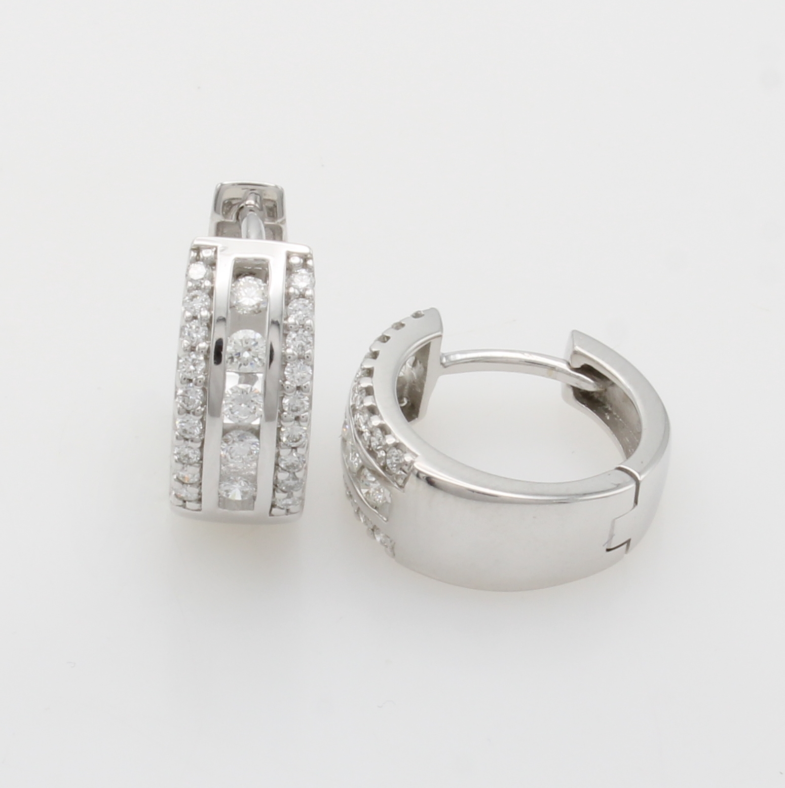 Image 27127025 - Paar Klappcreolen mit Brillanten, WG 585/000, Brill. zus. ca. 0.50 ct Weiß/si, mittig ...