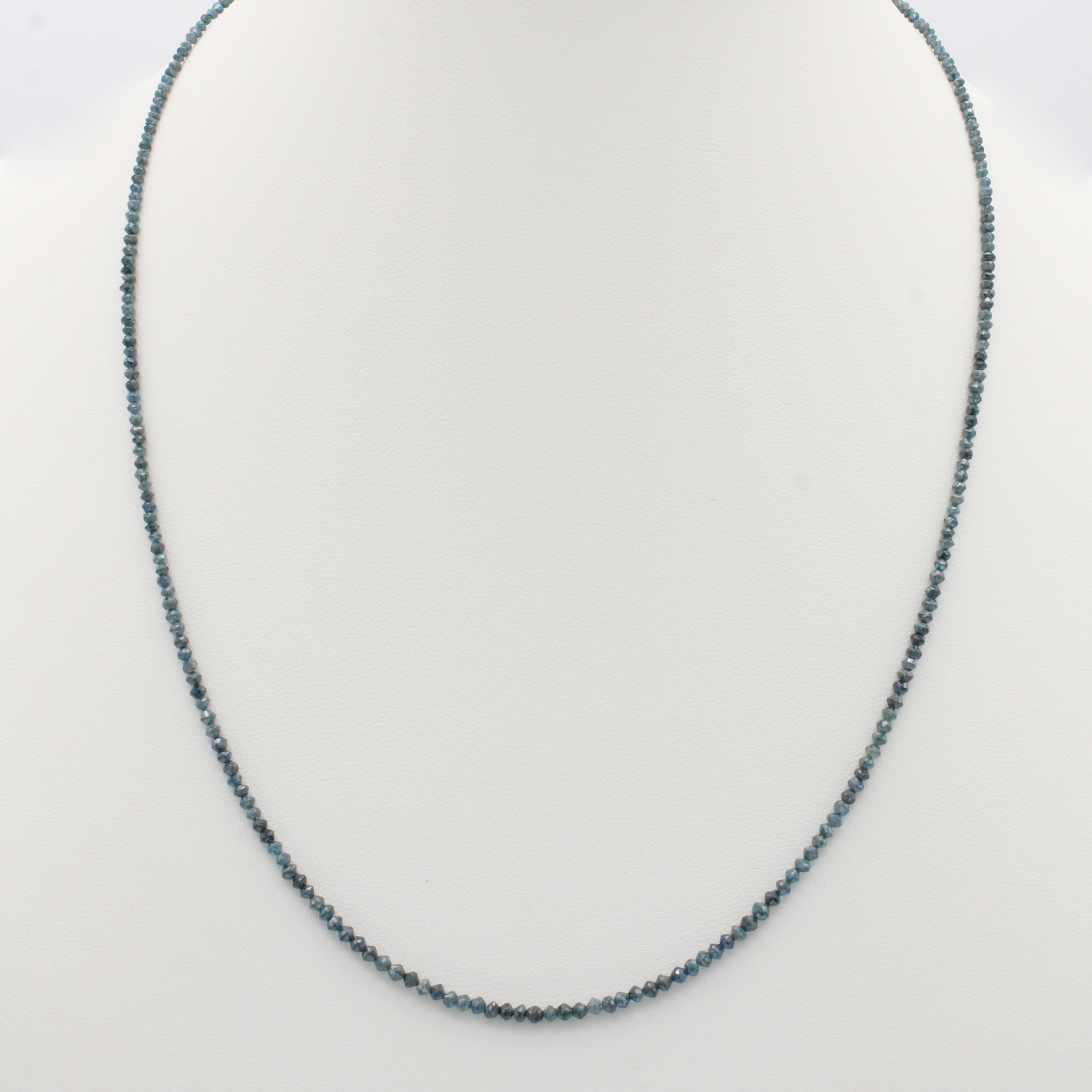 Image 27127029 - Diamantkette, GG 585/000, blaue Diam. (beh.)im Verlauf, Karabinerschl., L. durch ...