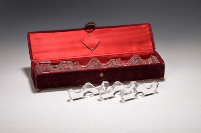 27127011a - Sammlung aus 18 6 Messerbänkchen, um 1880/1900, 6 knochenförmige, Bänkchen, an den ...