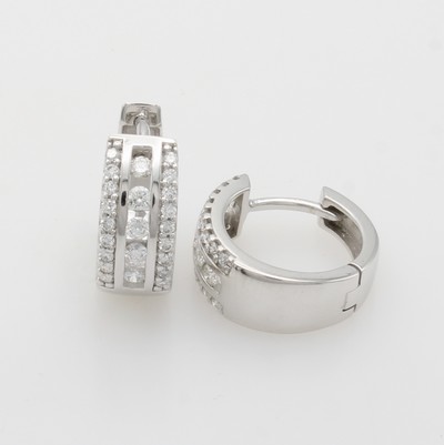 Image Paar Klappcreolen mit Brillanten, WG 585/000, Brill. zus. ca. 0.50 ct Weiß/si, mittig ...