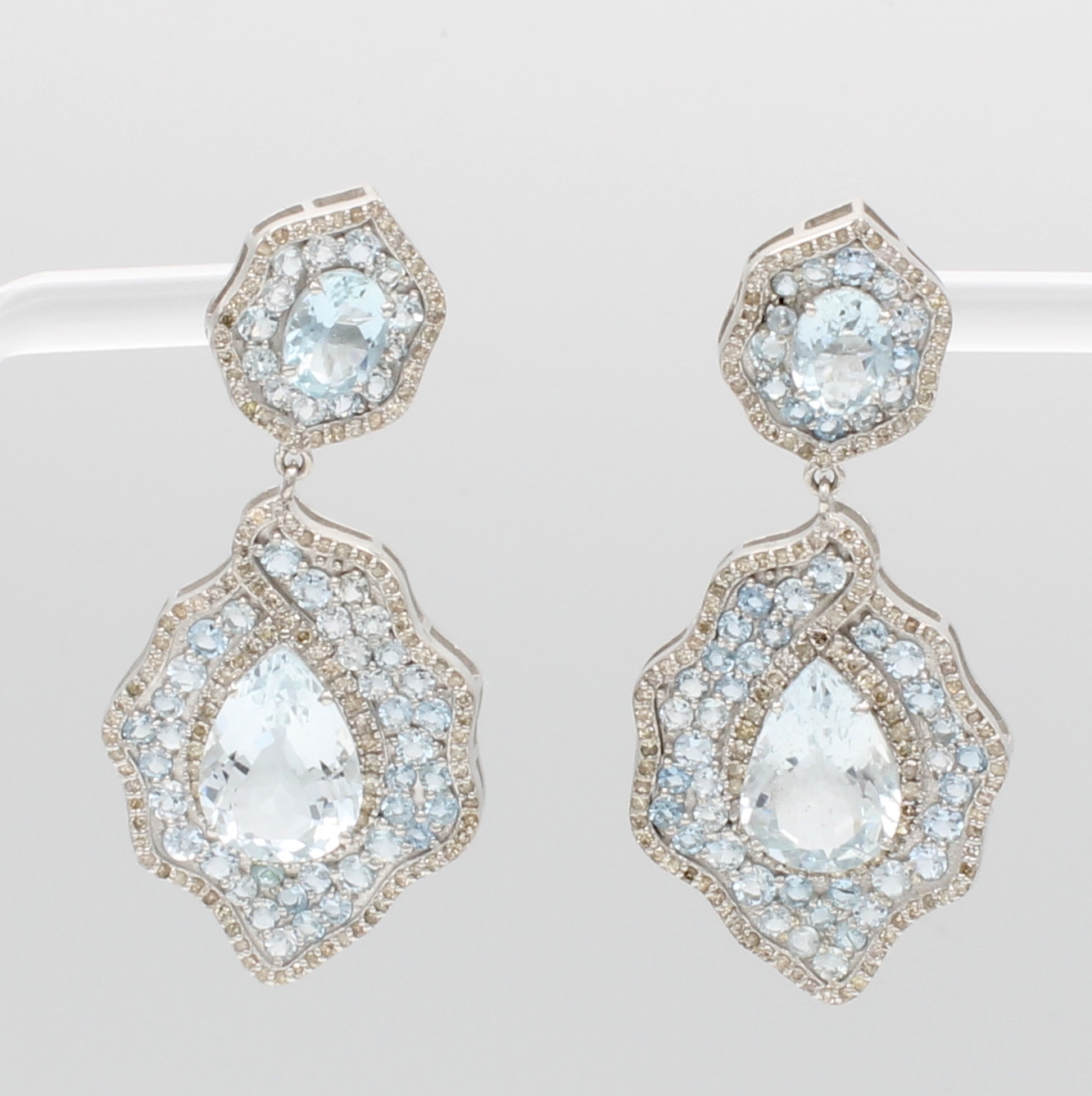 Image 27127305 - Paar Ohrstecker mit Aquamarinen und Diamanten, 925er Silber, Aquamarine in versch. ...