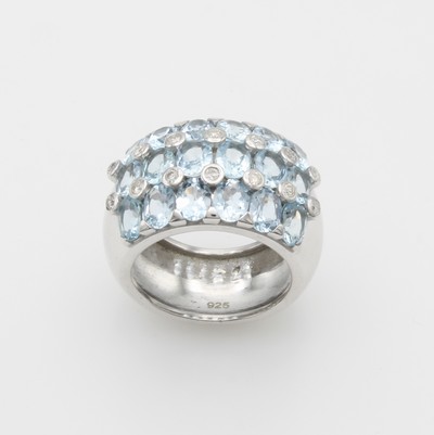 27127371a - Ring mit Aquamarinen und Diamanten, 925er Silber, ovale Aquamarine in 3 Reihen gef. ...