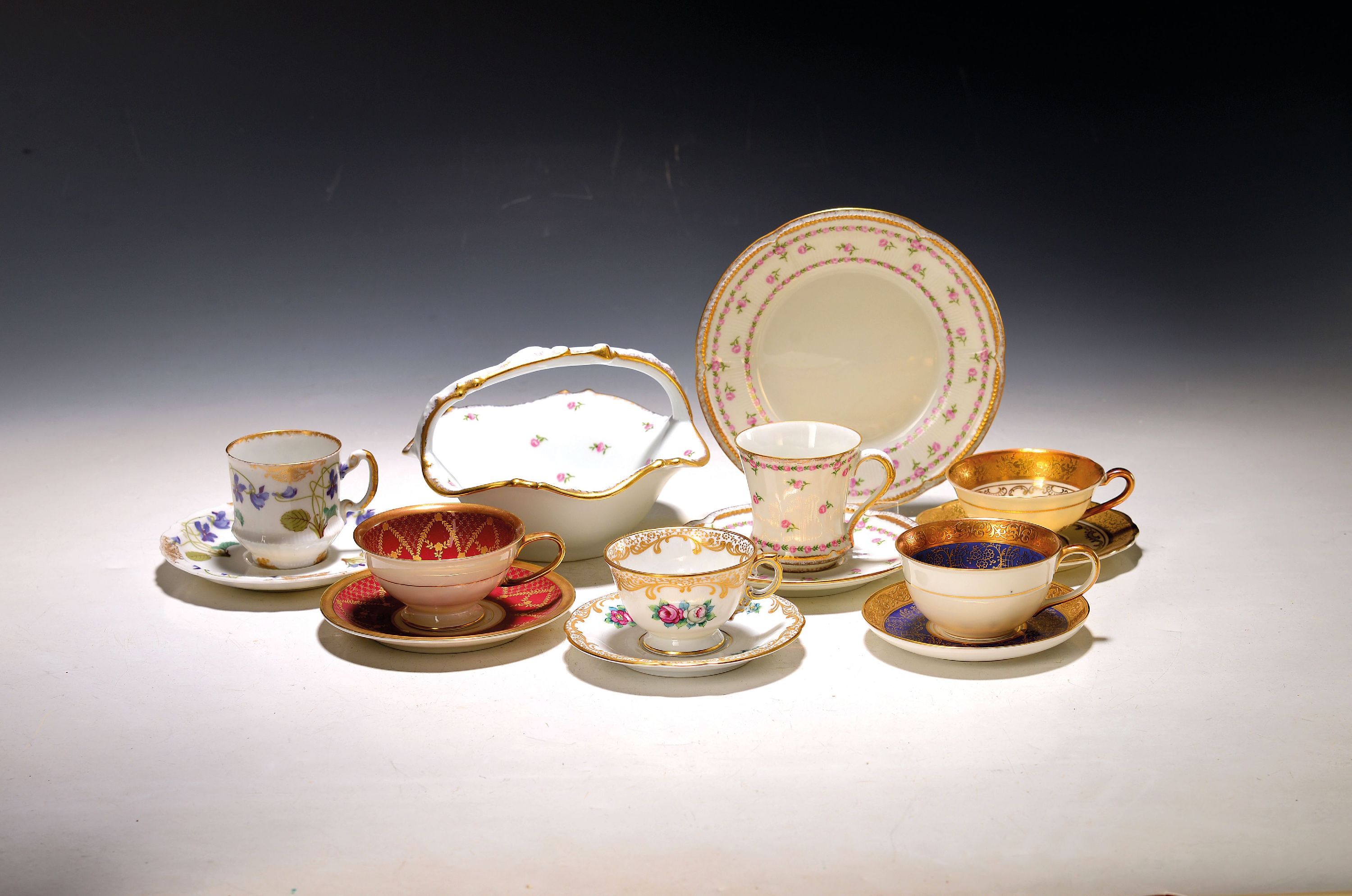 Image 27127452 - Kleine Sammlung aus 9 Mokkatassen mit Untertassen, 50er Jahre, Limoges, Tirschenreuth, ...