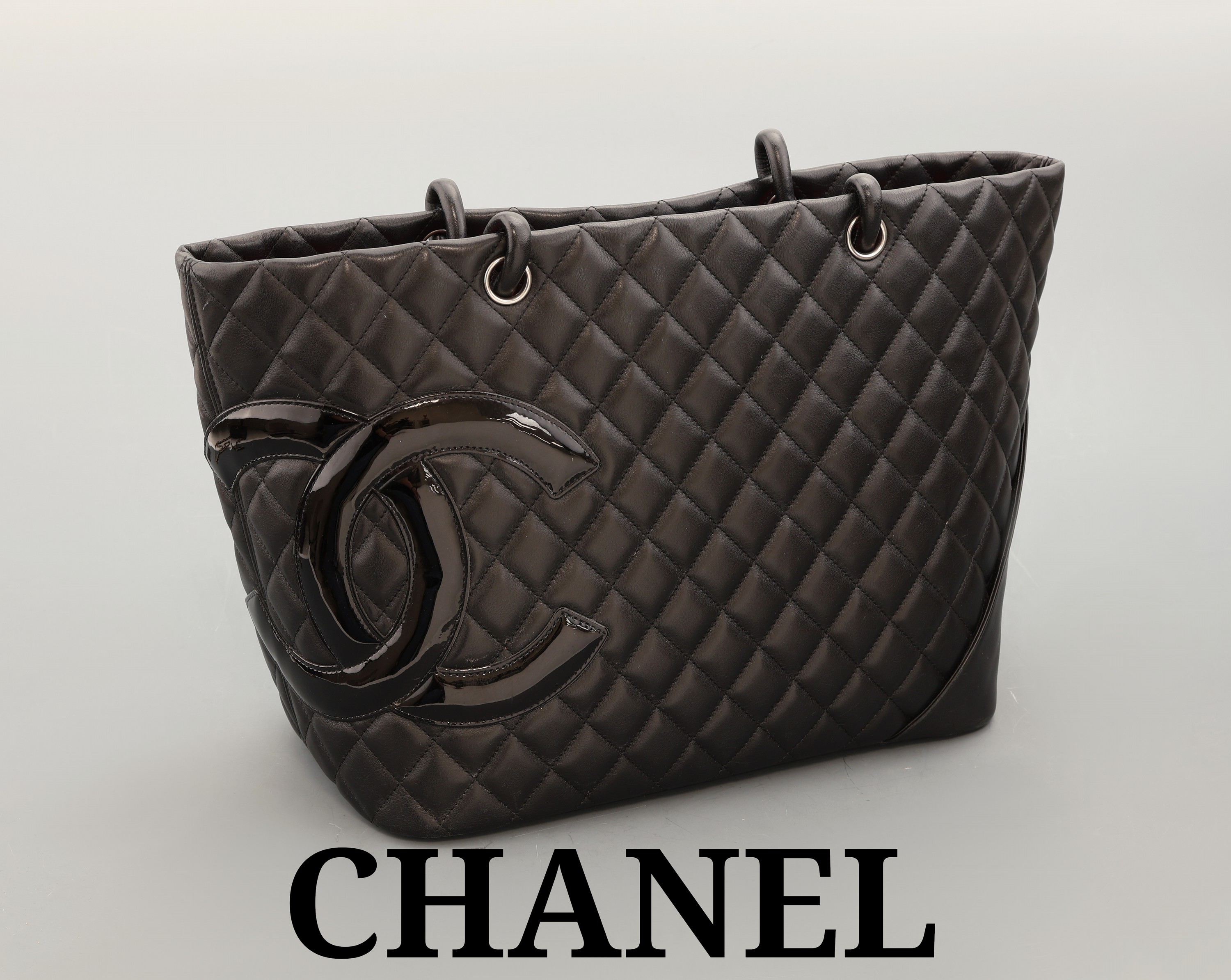 Image 27127481 - CHANEL Cambon Ligne Tote Bag, schwarzes Lammleder in typ. Chanel Step, aufgel. CC- ...