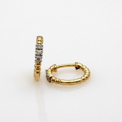 Image Paar kleine Creolen mit Brillanten, GG 585/ 000, 6 Brill. zus. ca. 0.10 ct Weiß/si ...