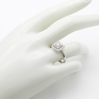 27127485a - Ring mit Brillanten, WG 585/000, carréef. Ringkopf bes. m. Brill. zus. ca. 0.55 ct ...