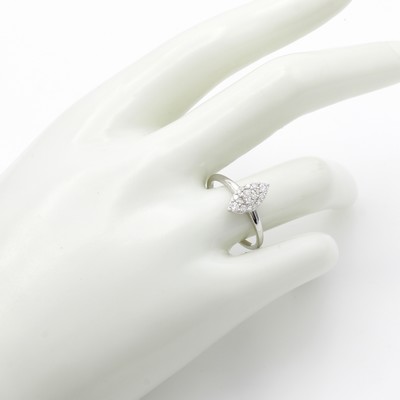 27127494a - Ring mit Brillanten, WG 585/000, navettef. Ringkopf bes. m. Brill. zus. ca. 0.35 ct ...