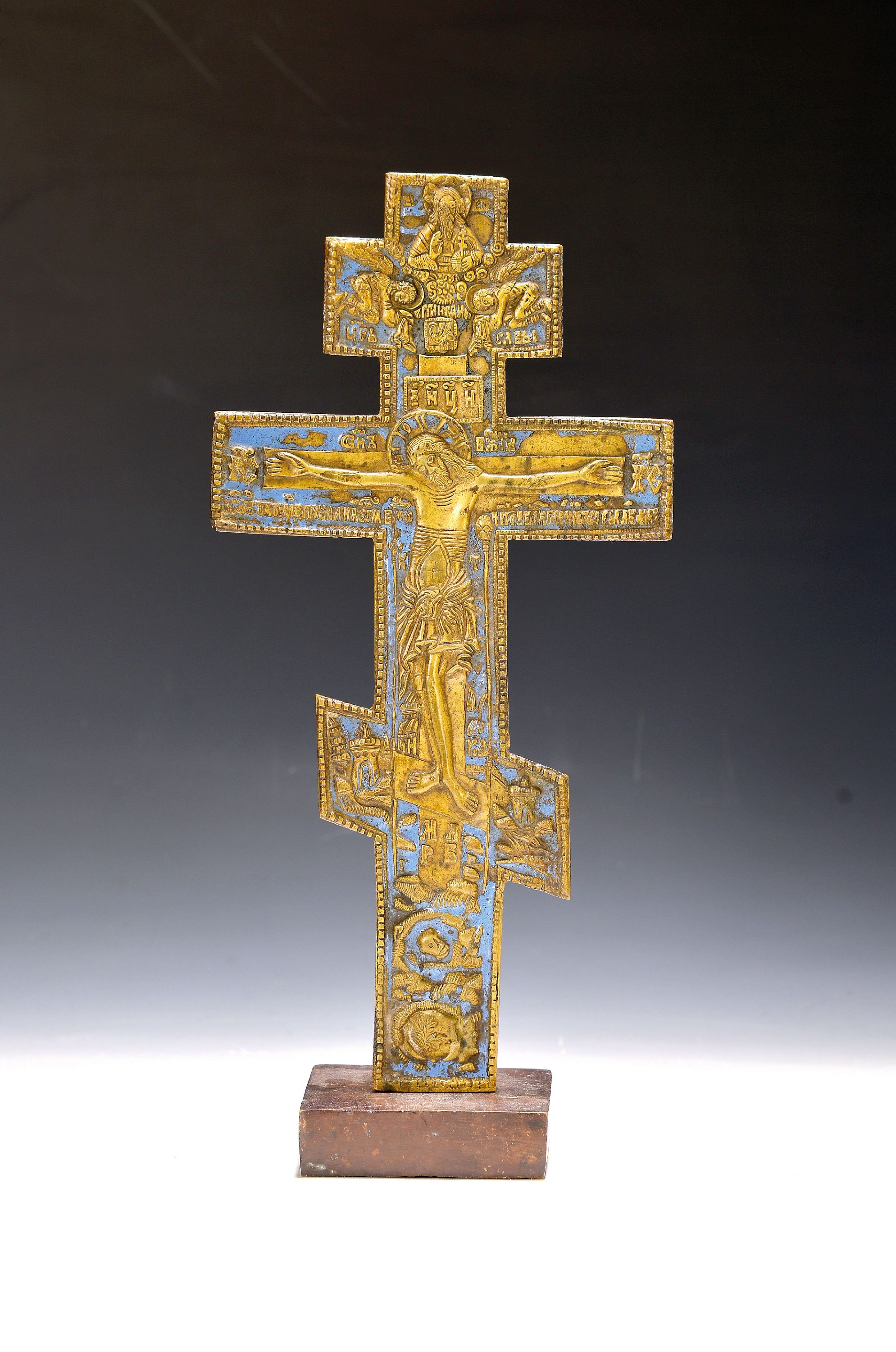 Image 27127505 - Orthodoxes Segenskreuz, um 1900, Bronze, reich reliefiert und partiell blau emailliert, ...