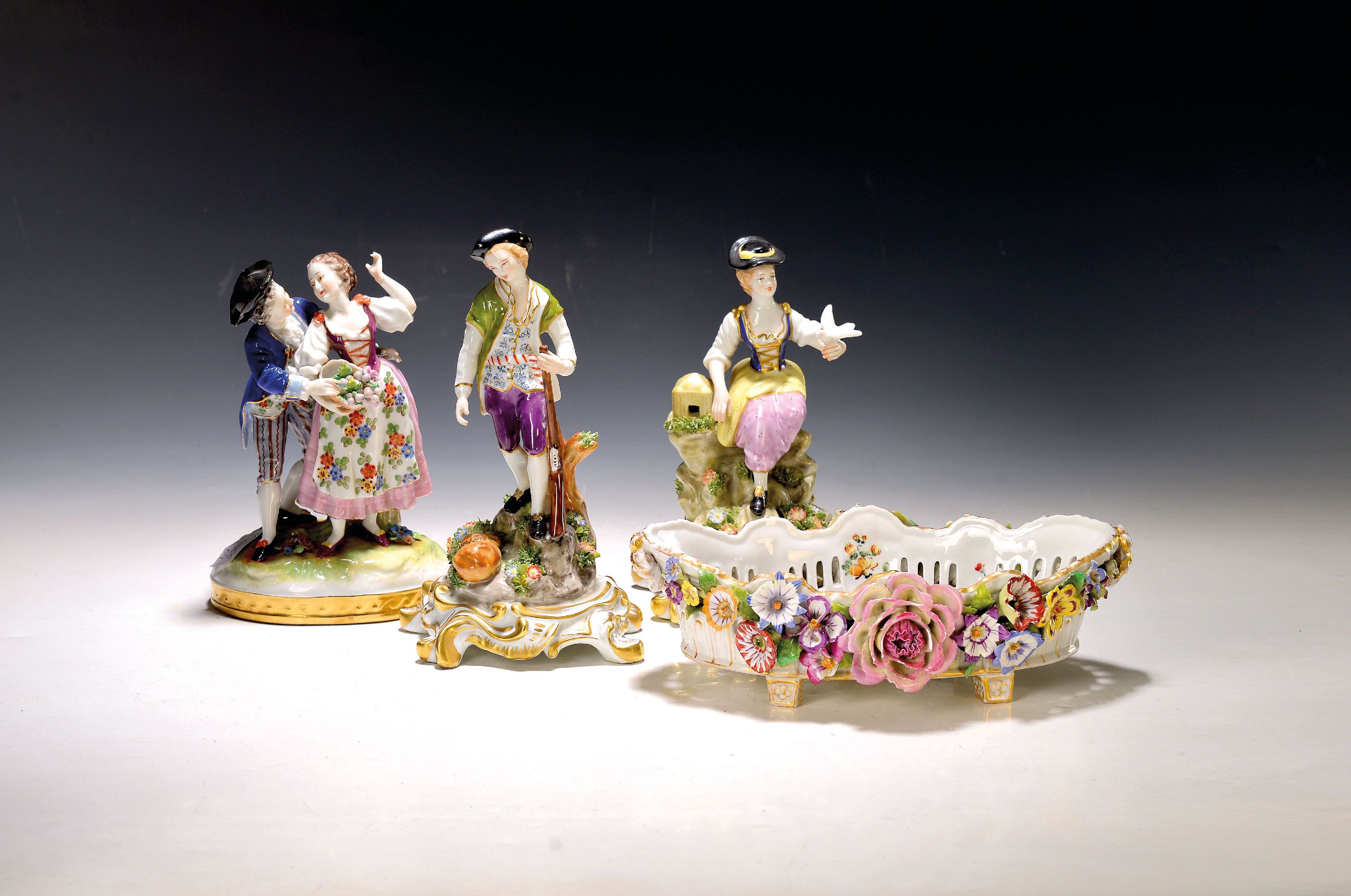 Image 27127630 - 4 Teile Porzellan, Thüringen, um 1900, Paar Porzellanfiguren Jäger und Jägerin, bunt ...