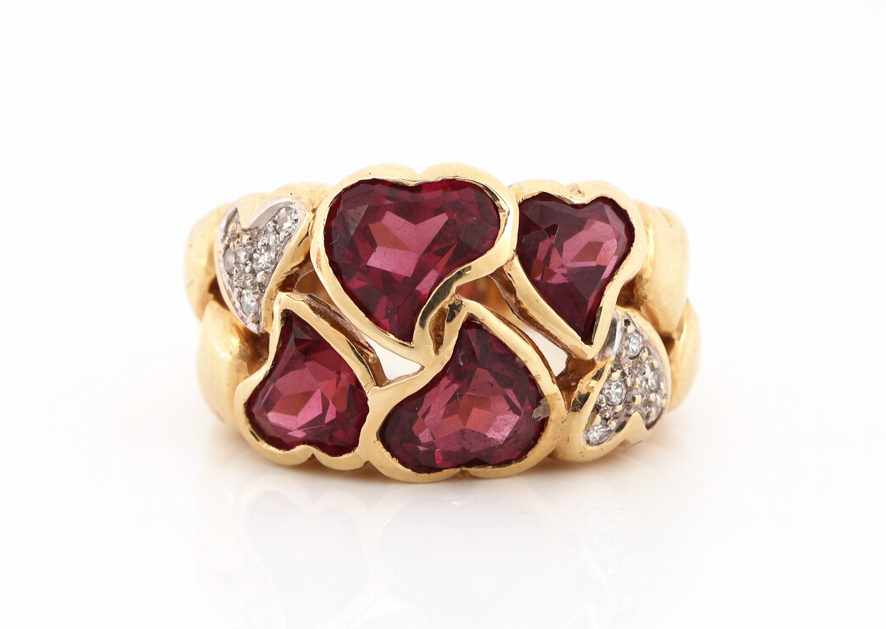 Detail a: 14 kt Gold Granat-Diamant-Ring, GG 585/000,Ringkopf aus herzf. Elementen, 4 facett. Almandin Granat-Herze zus. ca. 5.0 ct, 10 8/8-Diamanten zus. ca. ...