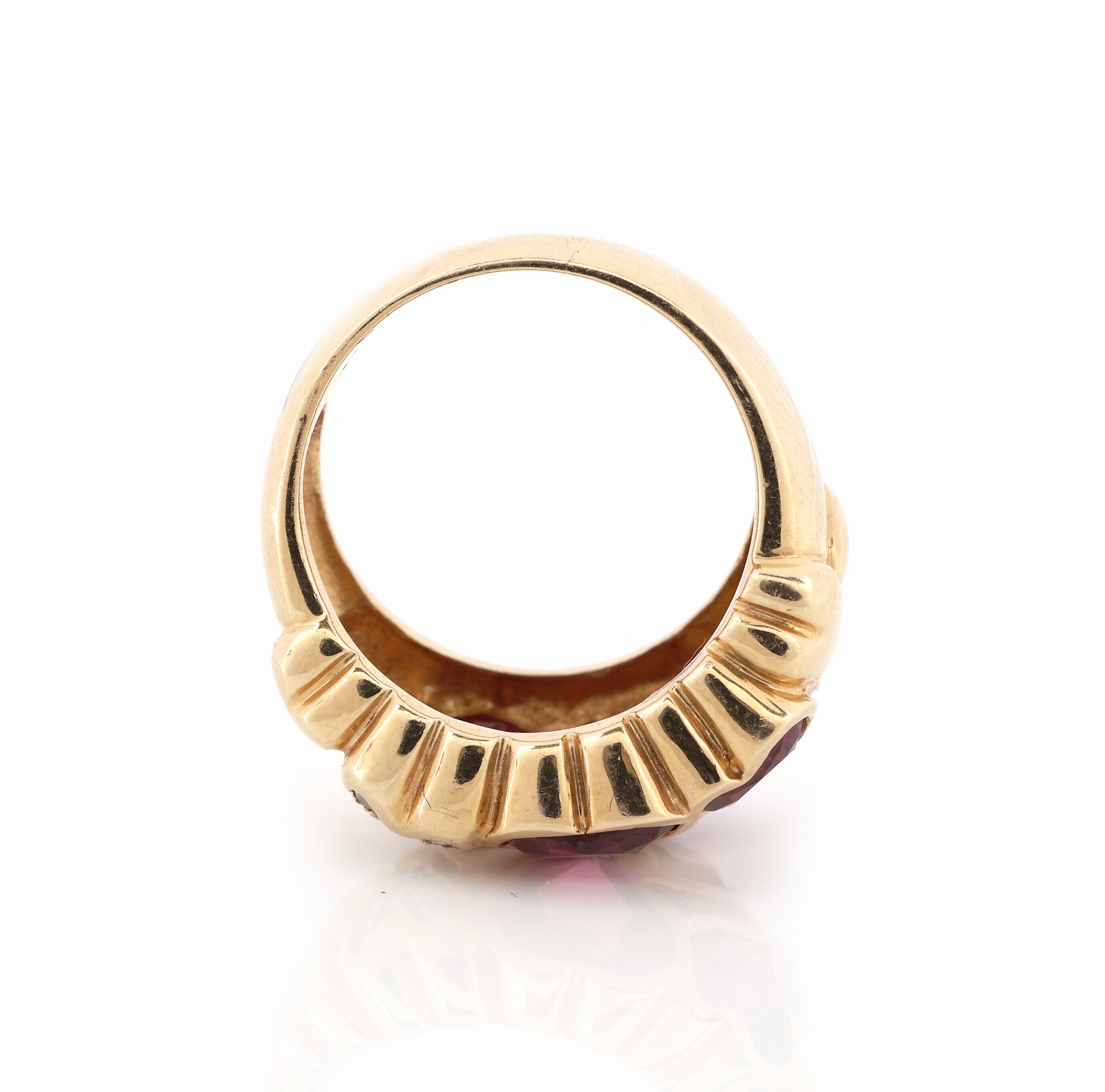 Detail b: 14 kt Gold Granat-Diamant-Ring, GG 585/000,Ringkopf aus herzf. Elementen, 4 facett. Almandin Granat-Herze zus. ca. 5.0 ct, 10 8/8-Diamanten zus. ca. ...