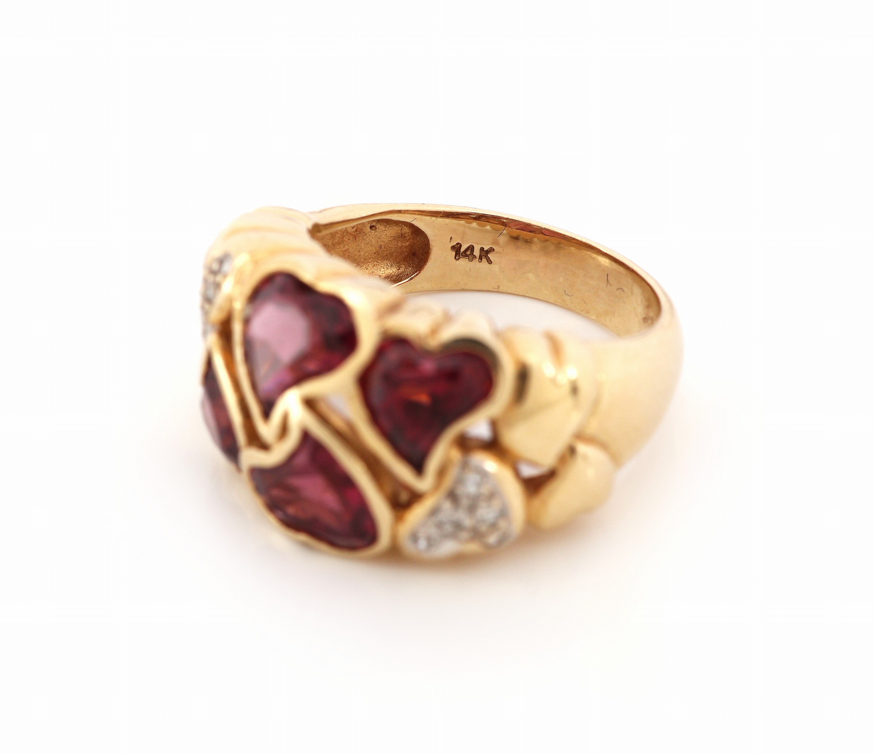Detail c: 14 kt Gold Granat-Diamant-Ring, GG 585/000,Ringkopf aus herzf. Elementen, 4 facett. Almandin Granat-Herze zus. ca. 5.0 ct, 10 8/8-Diamanten zus. ca. ...