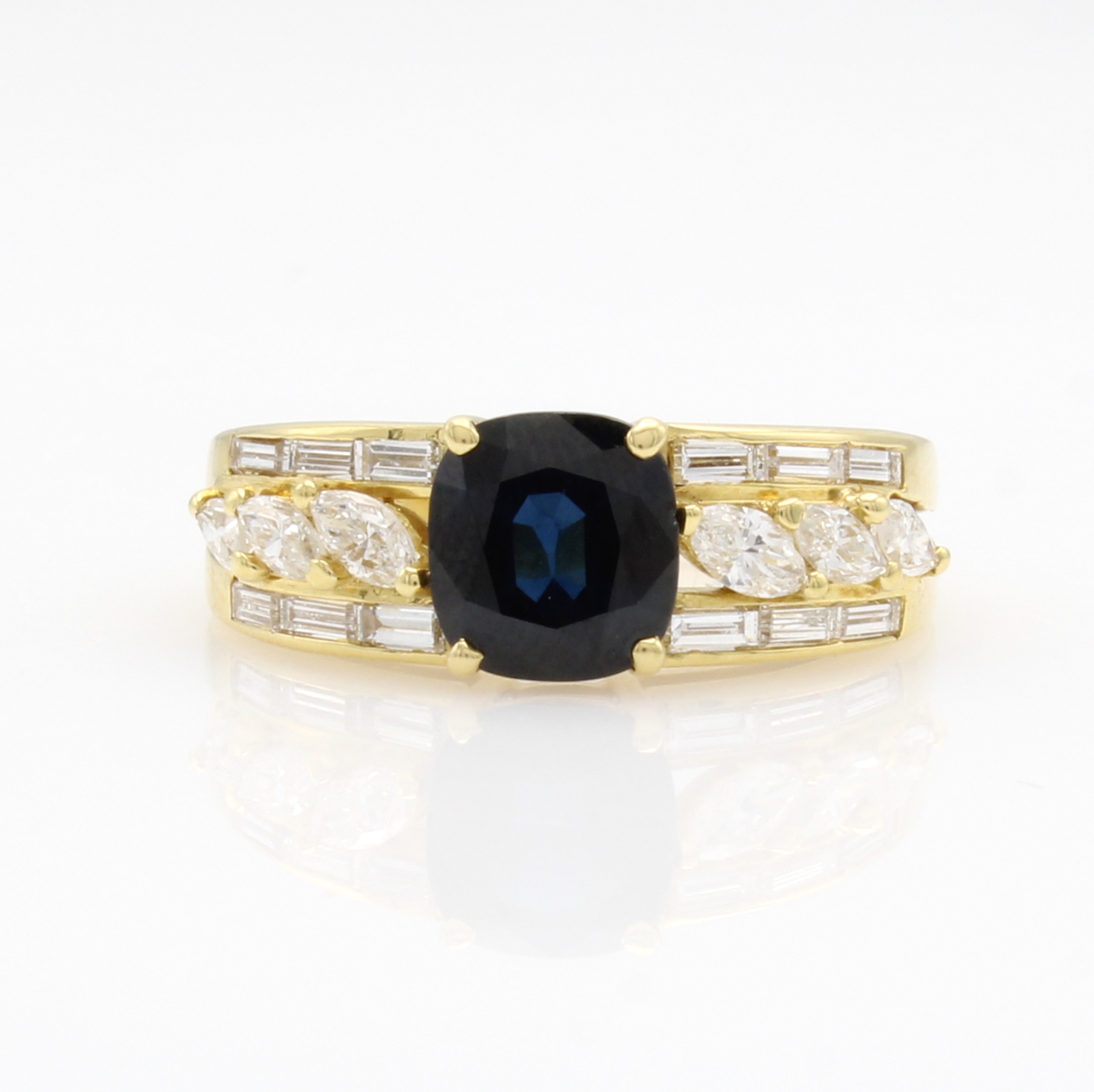 Image 27127679 - Ring mit Saphir und Diamanten, GG 750/000, fac. Saphir ca. 1.05 ct, Diamantbaguettes u. ...