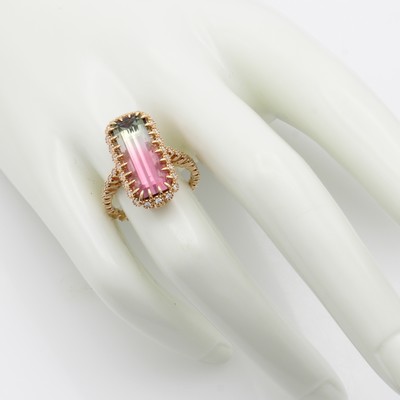27127671b - Ring mit Wassermelonen-Turmalin und Brillanten, RG 750/000, Ringschiene, Unterkaderung ...