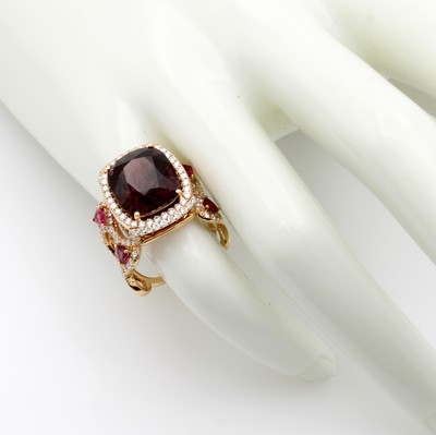 27127676c - Ring mit Farbsteinen und Brillanten, GG 750/000, Ringschiene in verschiedenförmigen ...
