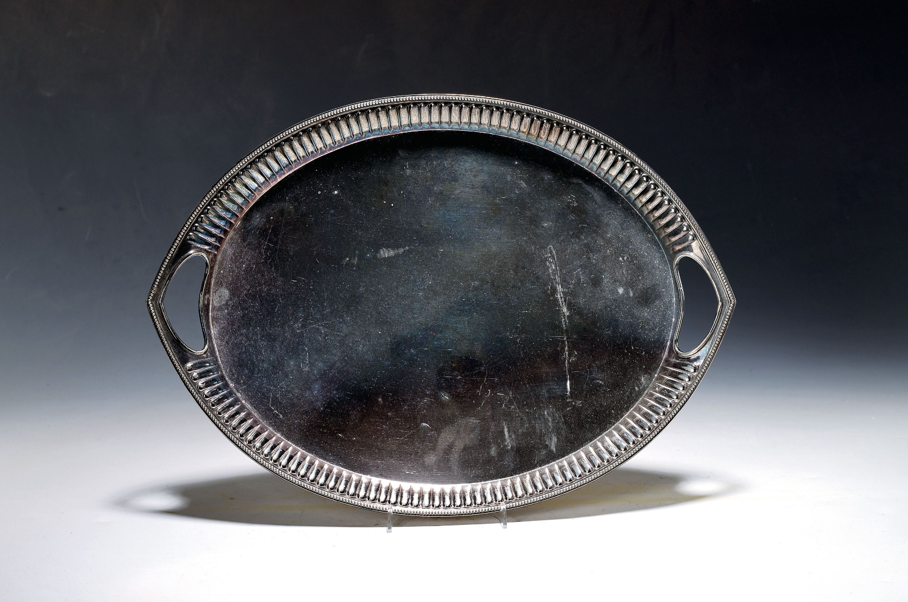 Image 27127701 - Oval serving tray, in neo-baroque shape, 800 silver, 1st half of the 20th century, so- ...