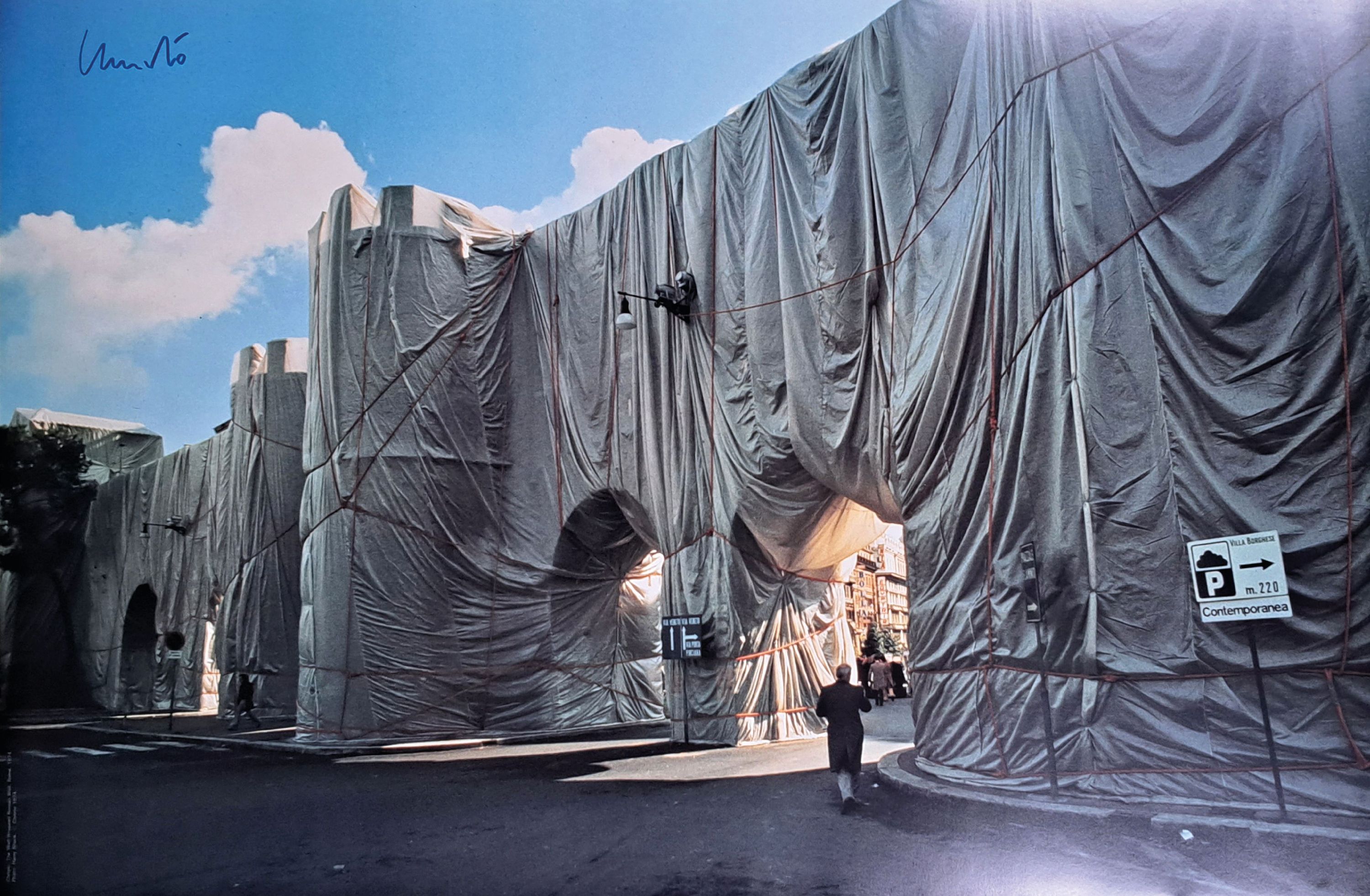 Image 27127759 - Christo, ´Wrapped Roman Wall´, Kunstdruck 1991, Plakat auf dünnem Karton, handsign., ...