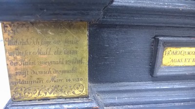 27127786b - Stockuhr, Süddeutschland, 18. Jh. schwarz gefasstes Holzgehäuse, profiliert, (ehemals ...