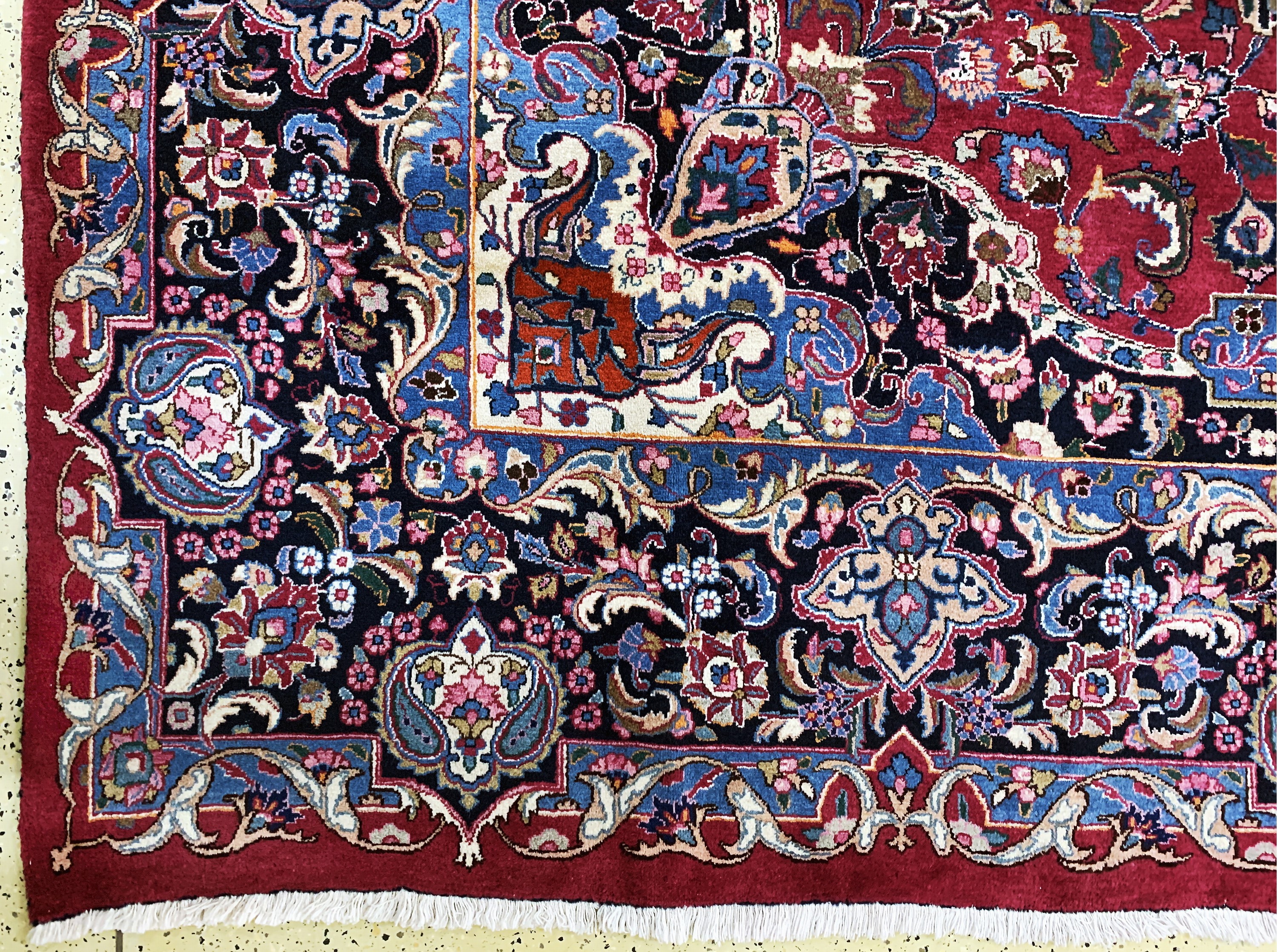 Detail b: Mesched signiert, Persien, Mitte 20.Jhd, Wolle auf Baumwolle, ca. 395 x 295 cm, EHZ: 1-2