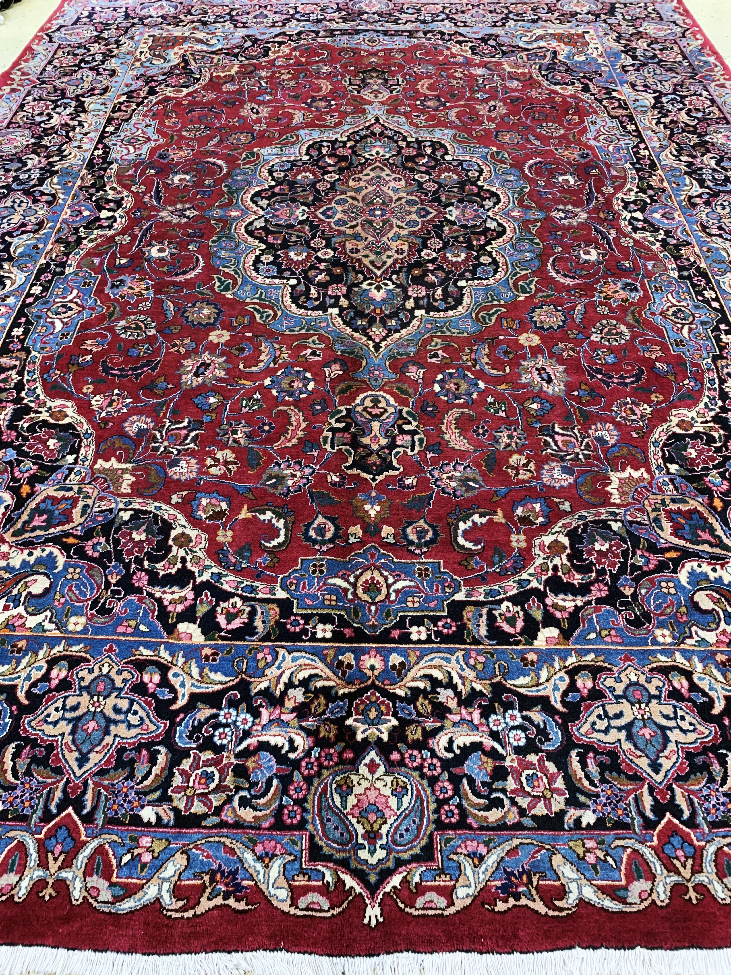 Detail h: Mesched signiert, Persien, Mitte 20.Jhd, Wolle auf Baumwolle, ca. 395 x 295 cm, EHZ: 1-2