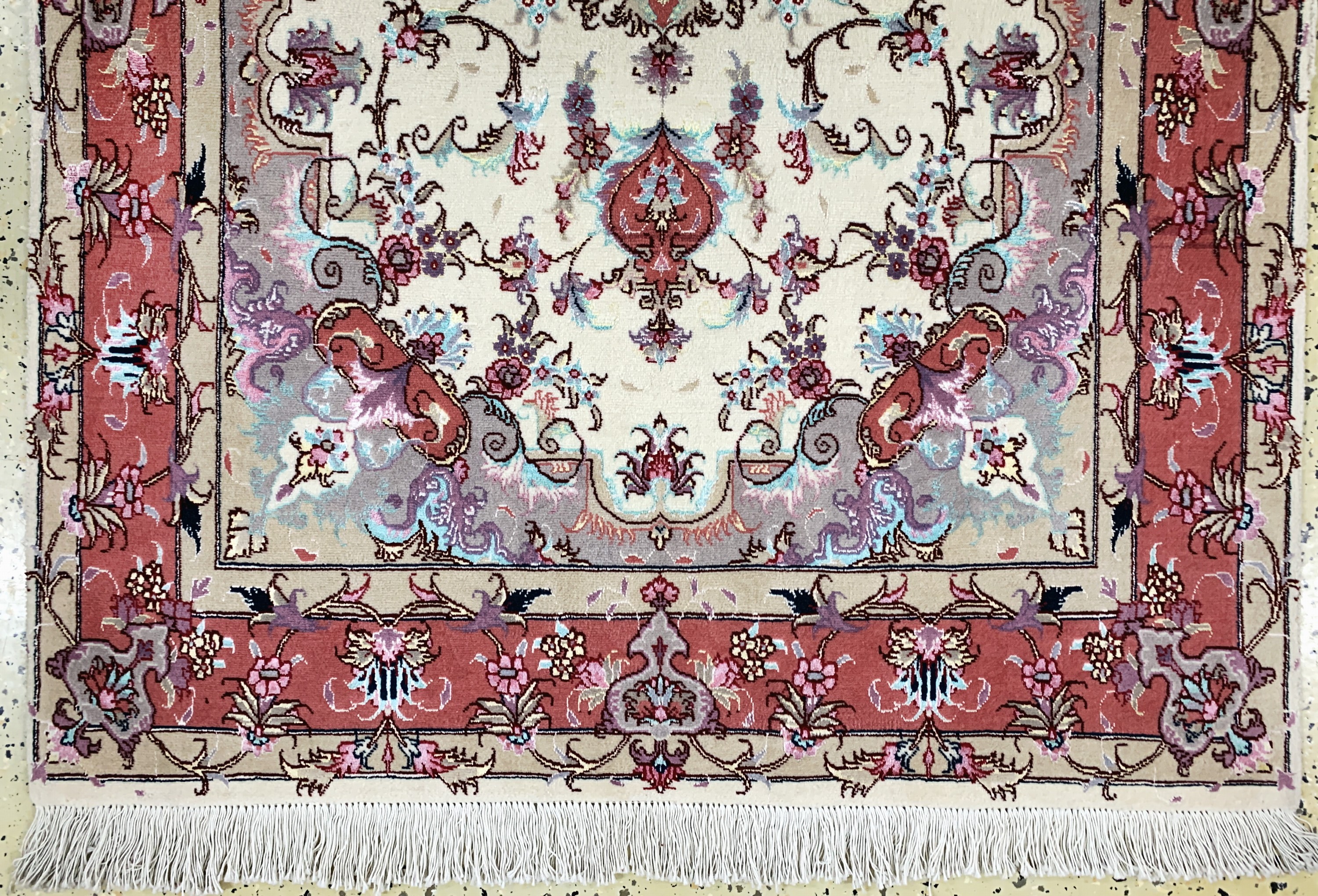 Detail b: Täbriz fein(50 Raj), Persien, Ende 20.Jhd, Korkwolle mit Seide, ca. 149 x 102 cm, ca. 500.000 Kn/qm, EHZ:(nahezu neuwertig)