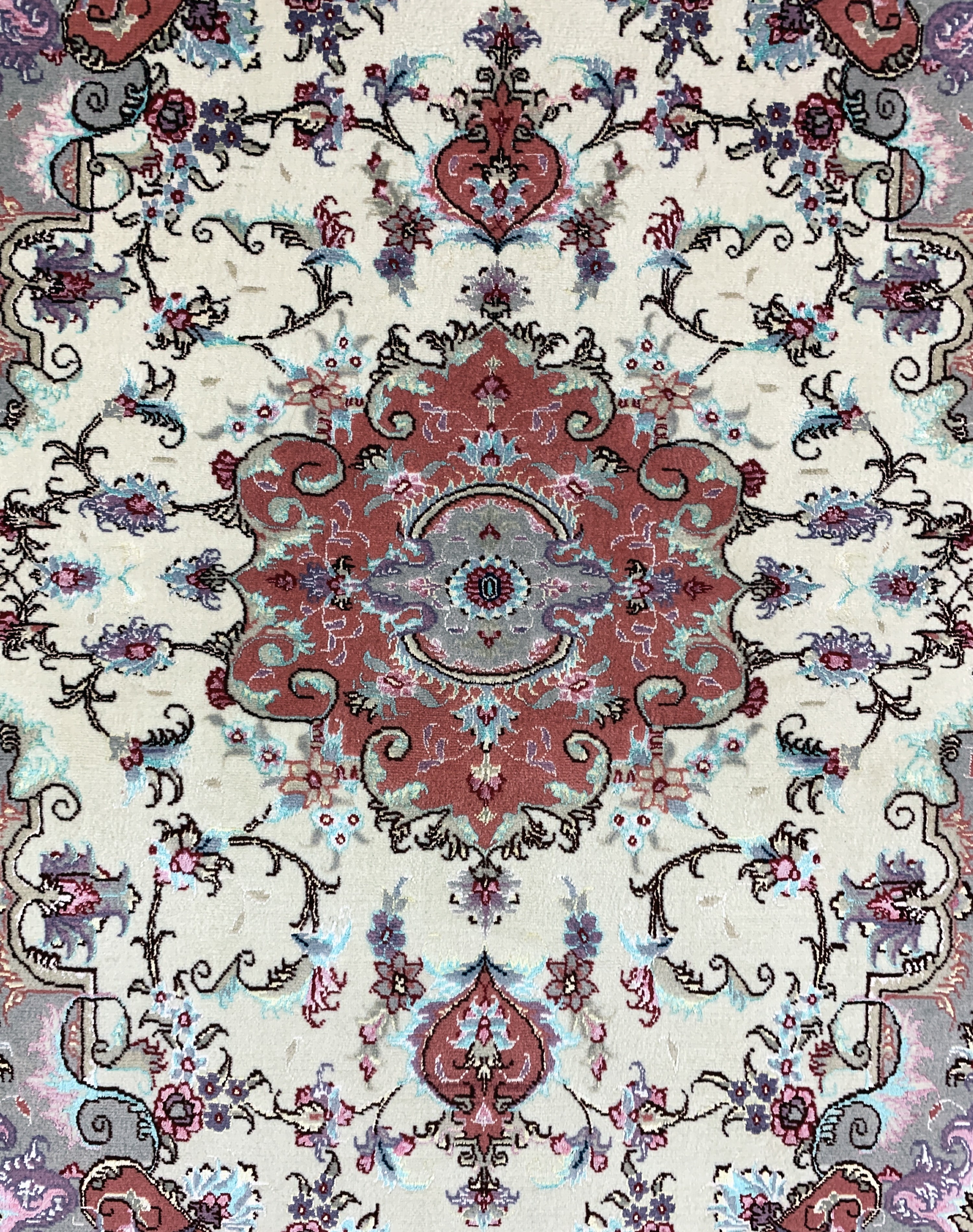 Detail c: Täbriz fein(50 Raj), Persien, Ende 20.Jhd, Korkwolle mit Seide, ca. 149 x 102 cm, ca. 500.000 Kn/qm, EHZ:(nahezu neuwertig)