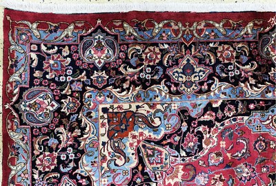 27128308g - Mesched signiert, Persien, Mitte 20.Jhd, Wolle auf Baumwolle, ca. 395 x 295 cm, EHZ: ...