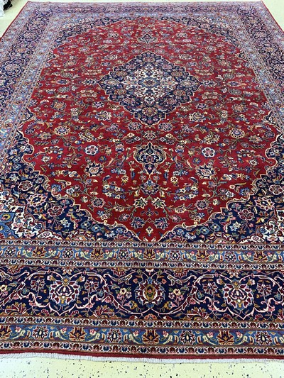 27128344h - Keschan Persien, signiert´Ghoutb´, Mitte 20.Jhd, Wolle auf Baumwolle, ca. 400 x 303 ...