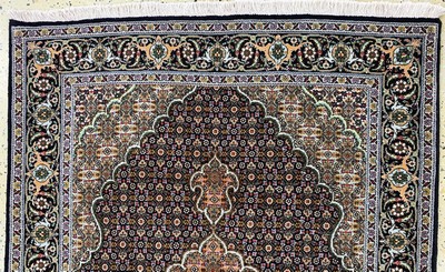 27128345a - Täbriz fein(50 Raj), Persien, Ende 20.Jhd, Korkwolle mit Seide, ca. 155 x 106 cm, ca. ...
