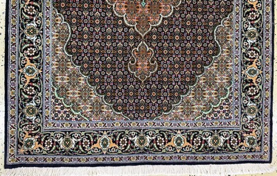27128345b - Täbriz fein(50 Raj), Persien, Ende 20.Jhd, Korkwolle mit Seide, ca. 155 x 106 cm, ca. ...