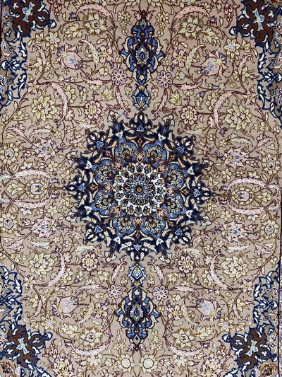 27128346d - Esfahan fein Persien, signiert´Sanaye´, Mitte 20.Jhd, Korkwolle mit und auf Seide, ...