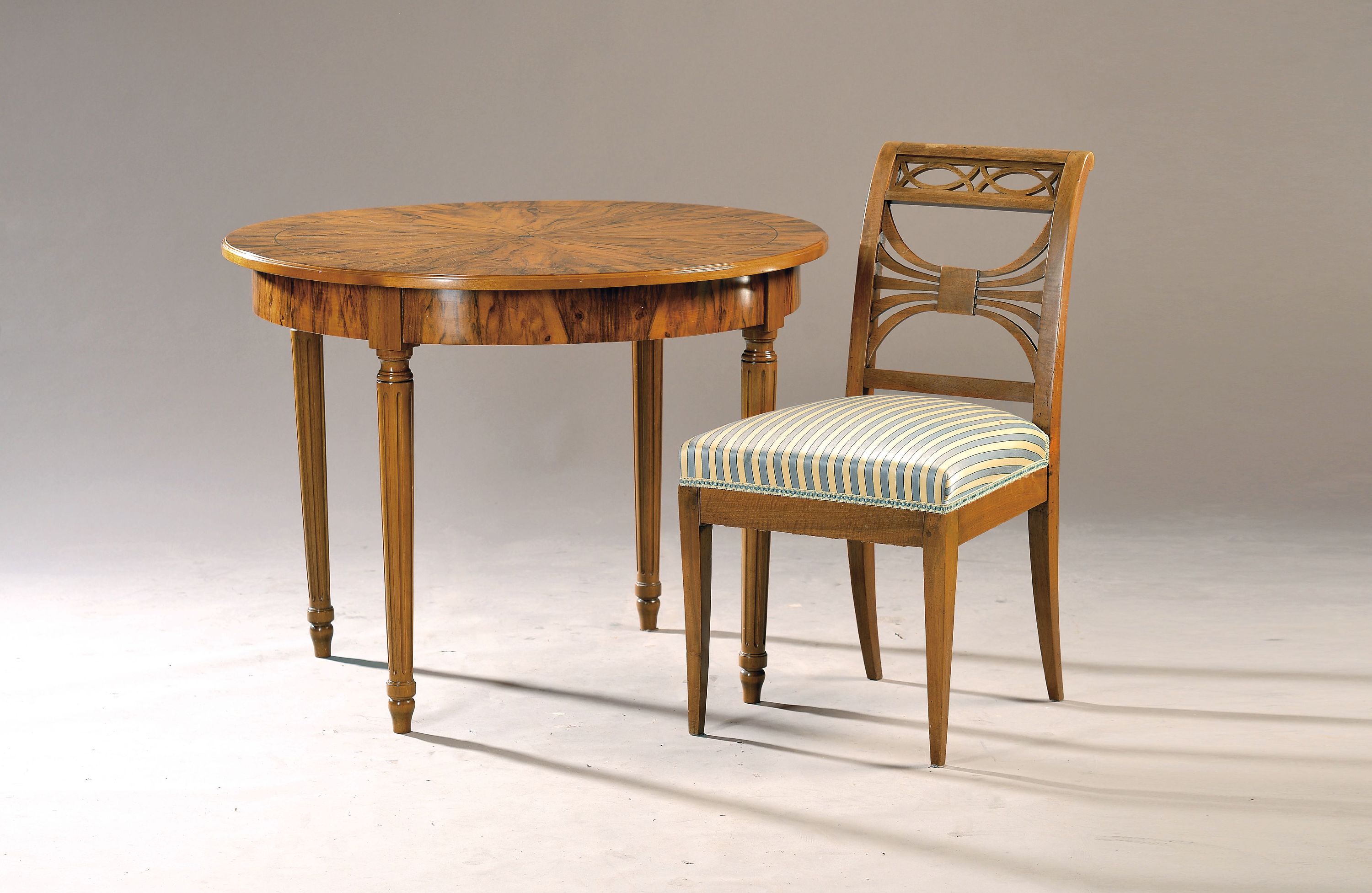 Image 27128620 - Sitzgruppe bestehend aus einem Tisch und 5 Biedermeier Stühlen, 19.Jh., Tisch später ...