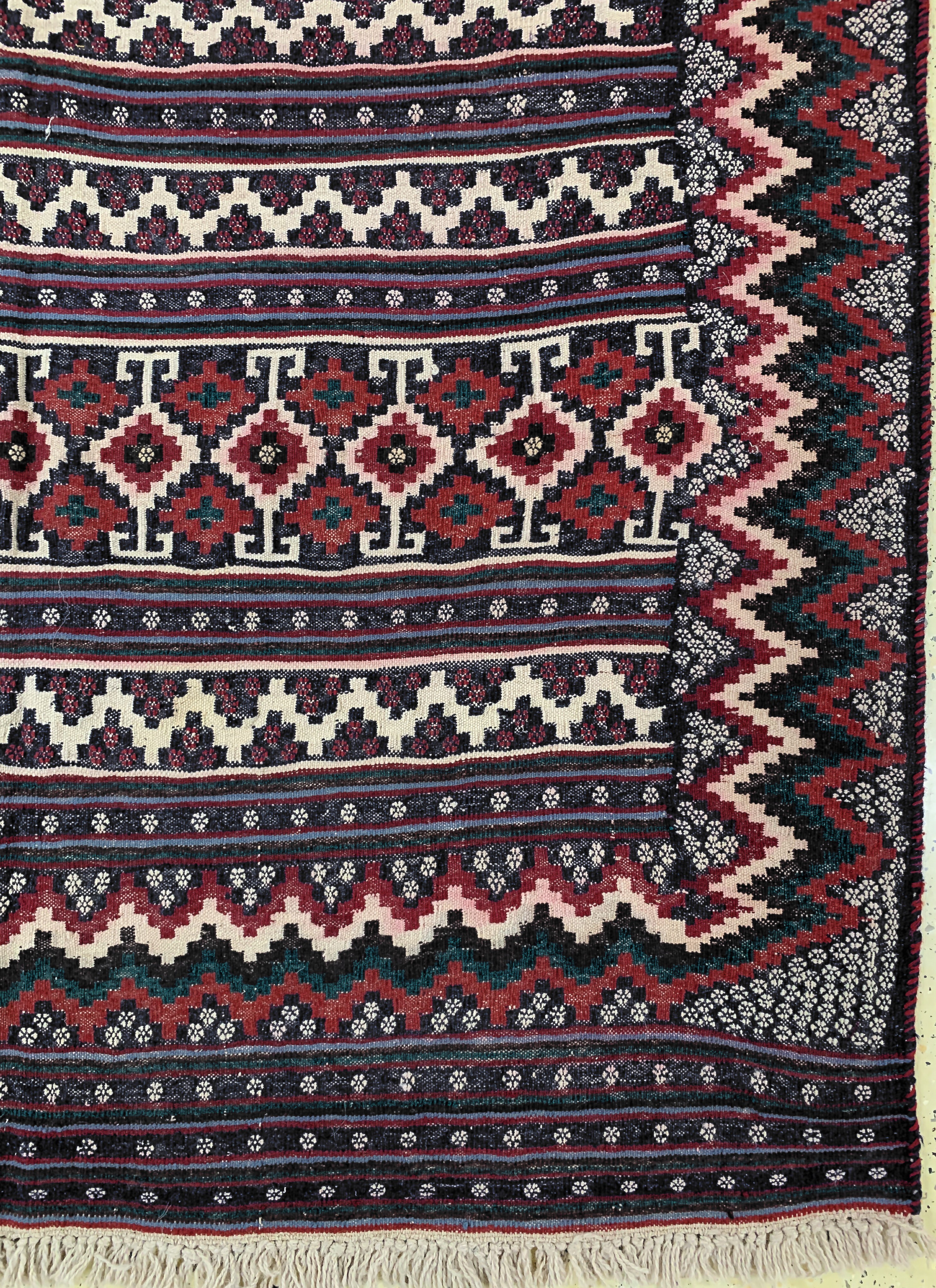Detail a: Sirdjan Kelim, Persien, Mitte 20.Jhd, Wolleauf Wolle, ca. 242 x 163 cm, EHZ: 2