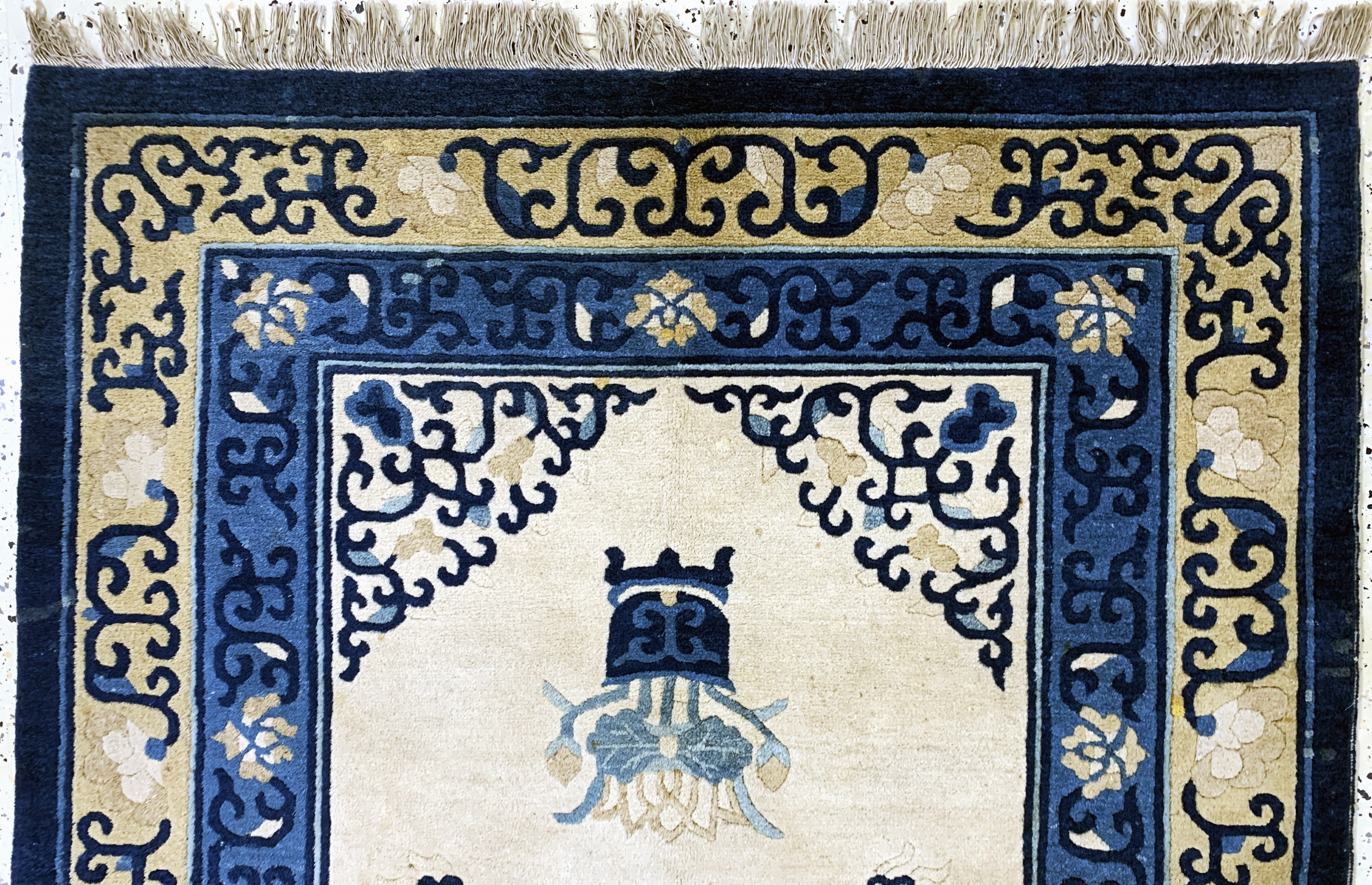Detail a: Peking alt, China, Anfang 20.Jhd, Wolle aufBaumwolle, ca. 203 x 120 cm, EHZ: 2(restauriert)