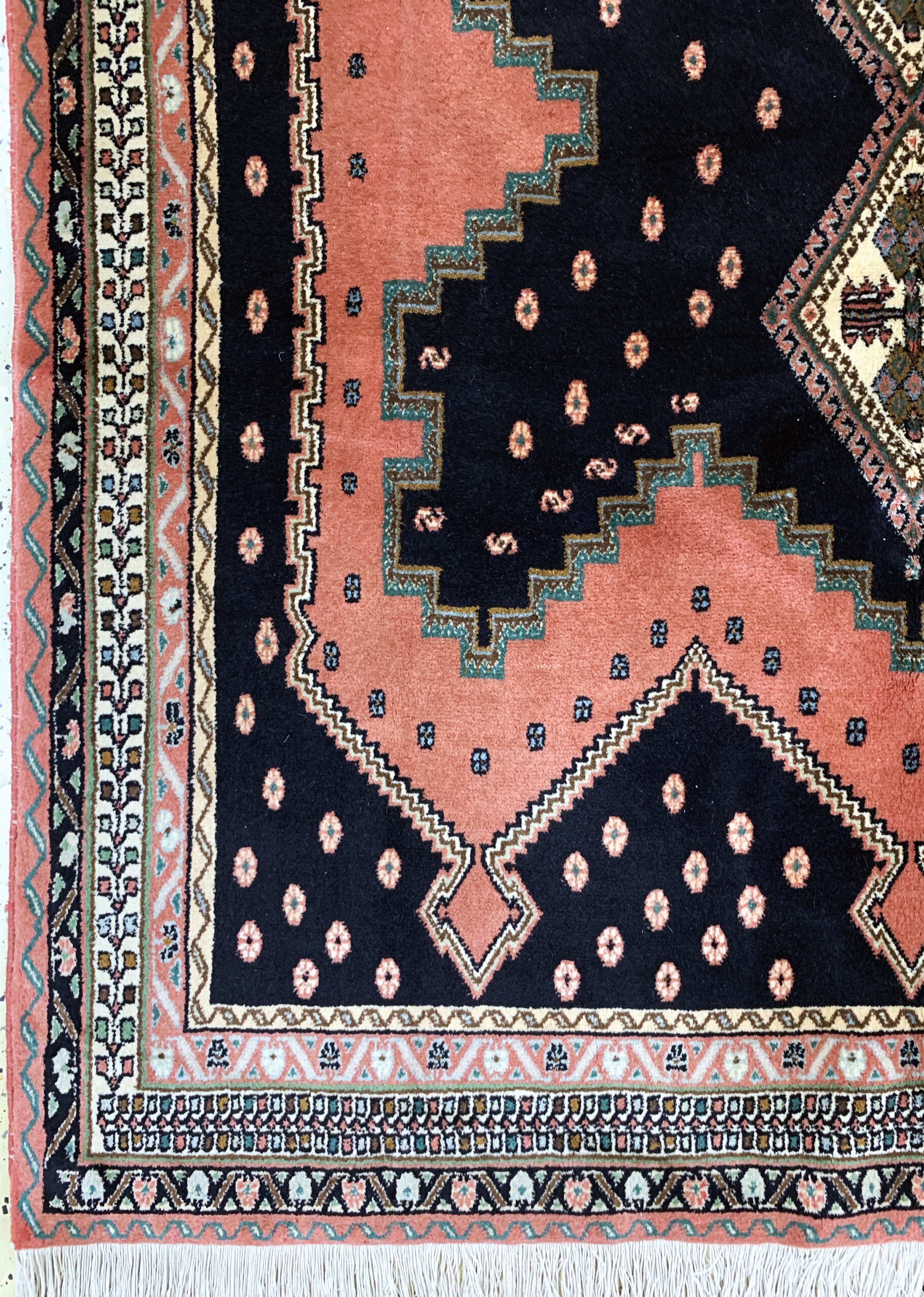 Detail b: Sirdjan, Persien, Ende 20.Jhd, Wolle auf Baumwolle, ca. 226 x 155 cm, EHZ:(nahezu neuwertig)