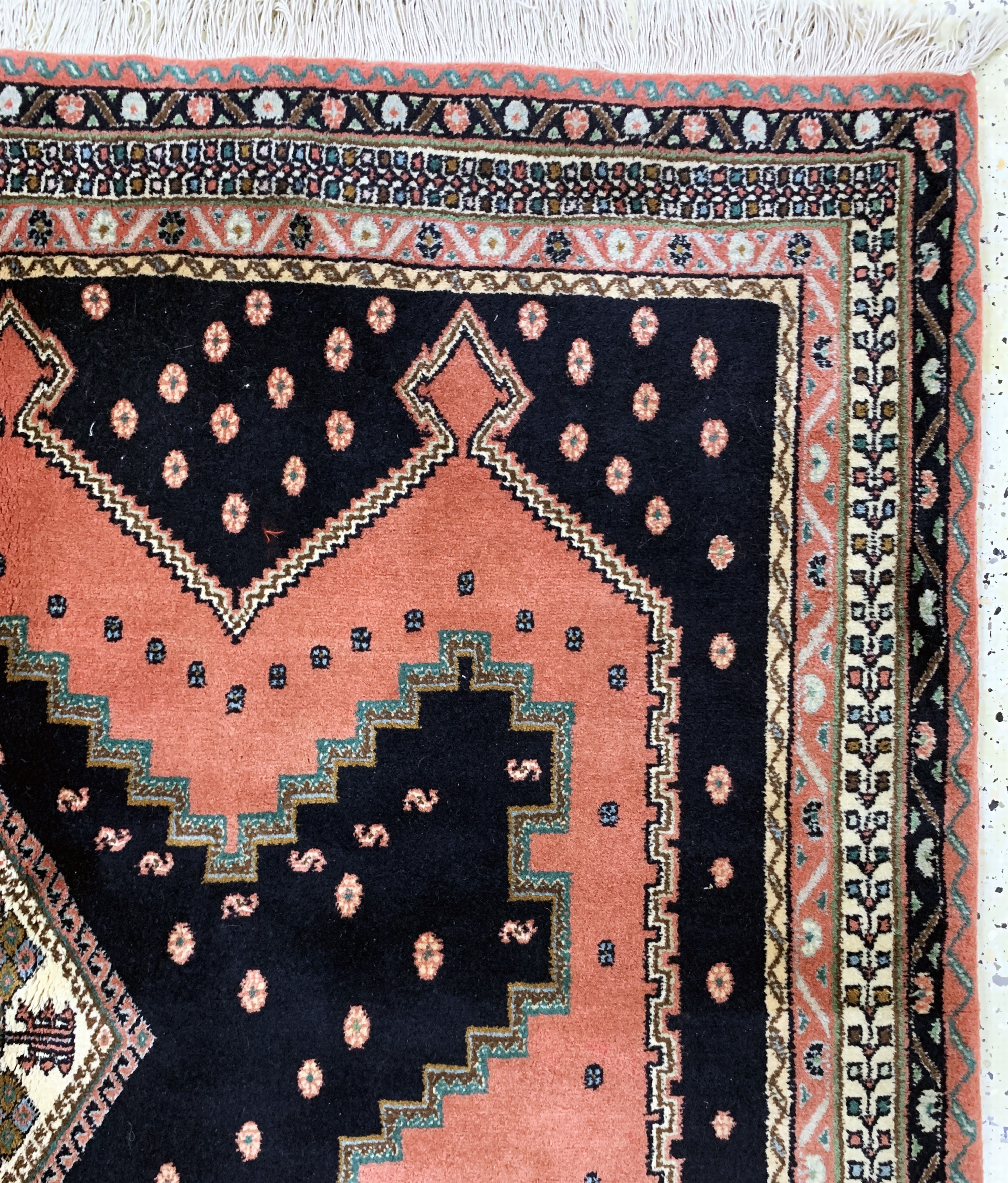 Detail d: Sirdjan, Persien, Ende 20.Jhd, Wolle auf Baumwolle, ca. 226 x 155 cm, EHZ:(nahezu neuwertig)
