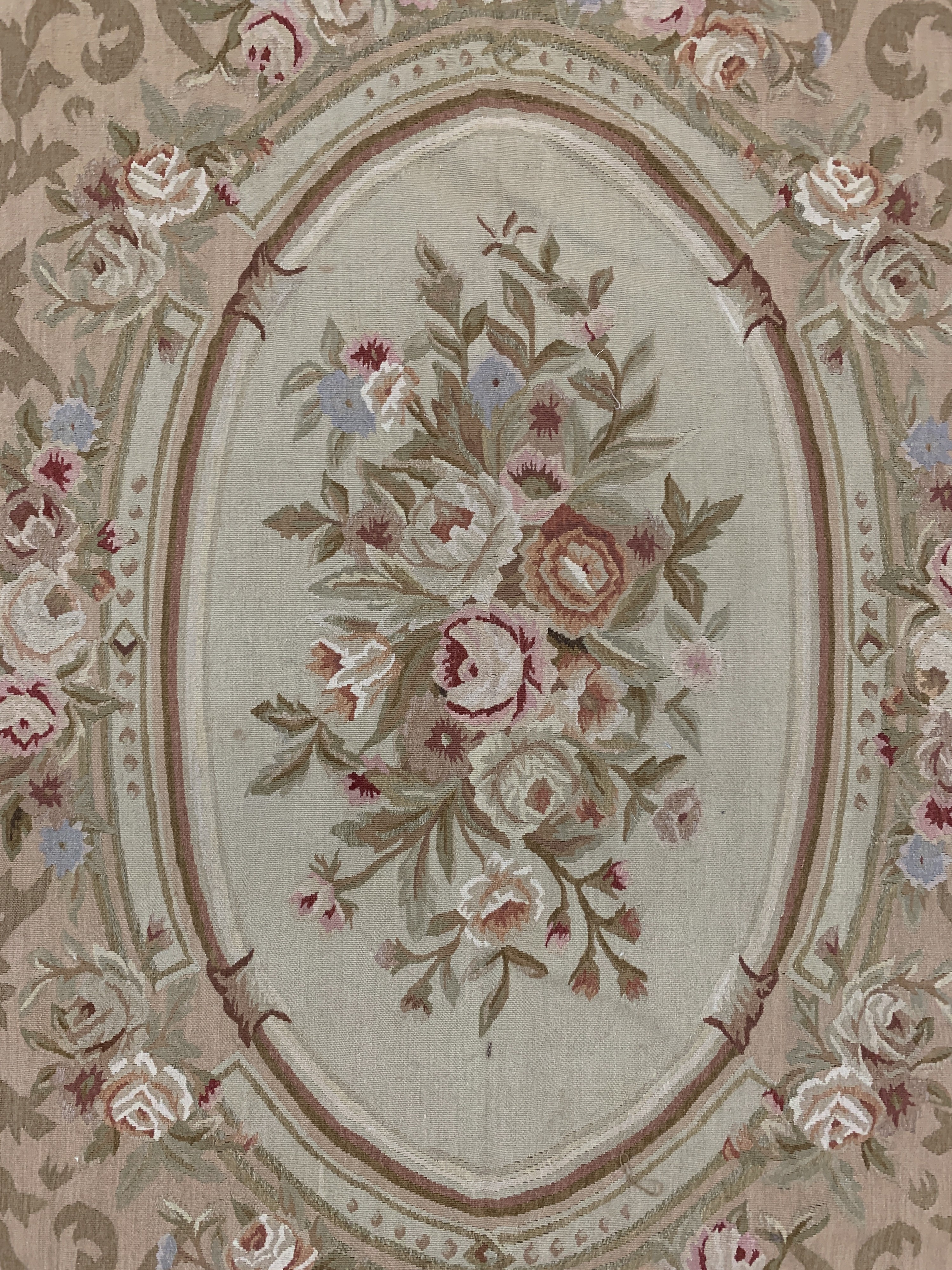 Detail d: Aubusson flachgewebt, China, Ende 20.Jhd, Wolle auf Baumwolle, ca. 280 x 180 cm, EHZ:(nahezu neuwertig)