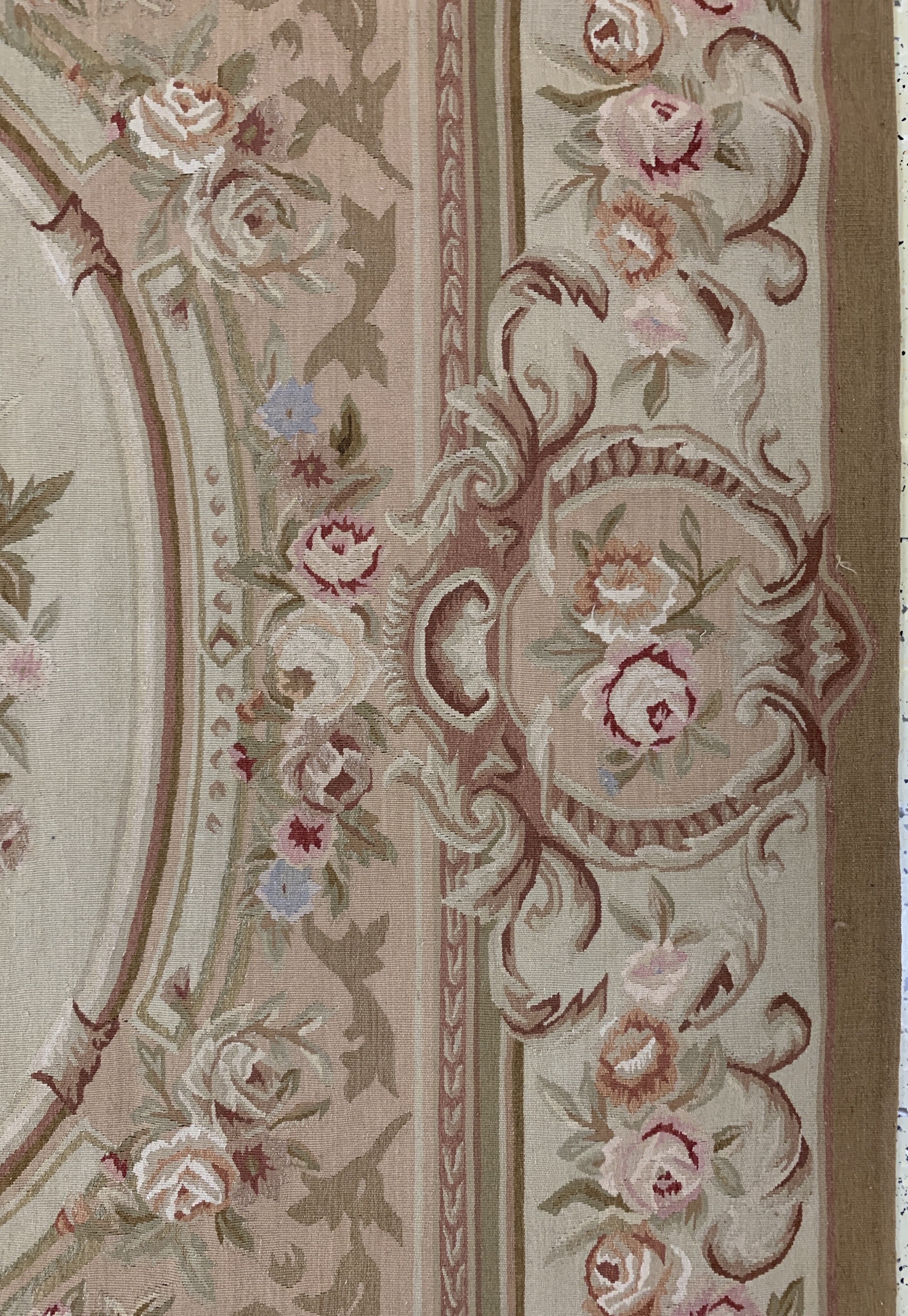 Detail e: Aubusson flachgewebt, China, Ende 20.Jhd, Wolle auf Baumwolle, ca. 280 x 180 cm, EHZ:(nahezu neuwertig)
