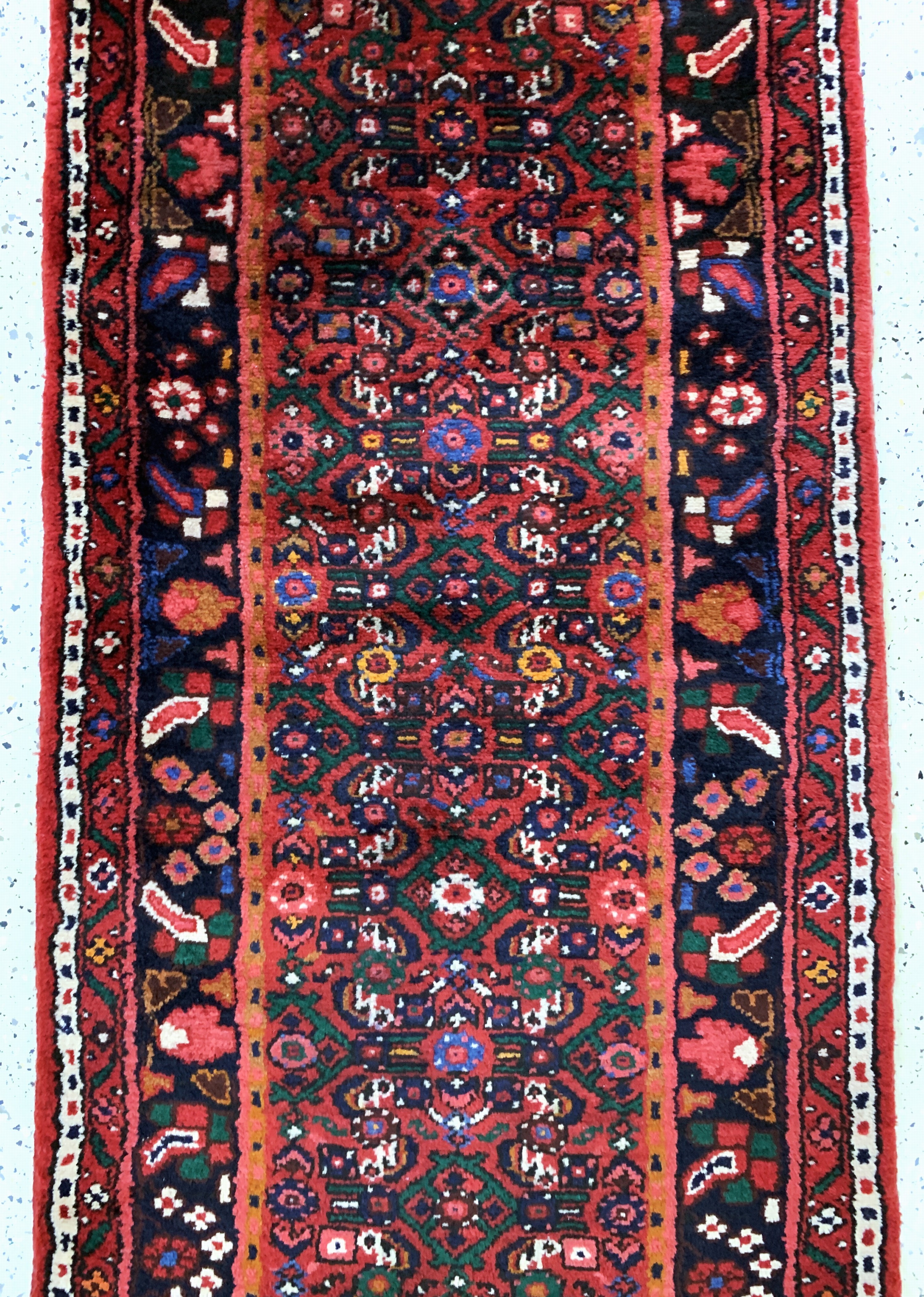 Detail b: Hosseinabad, Persien, Mitte 20.Jhd, Wolle auf Baumwolle, ca. 437 x 75 cm, EHZ: 2