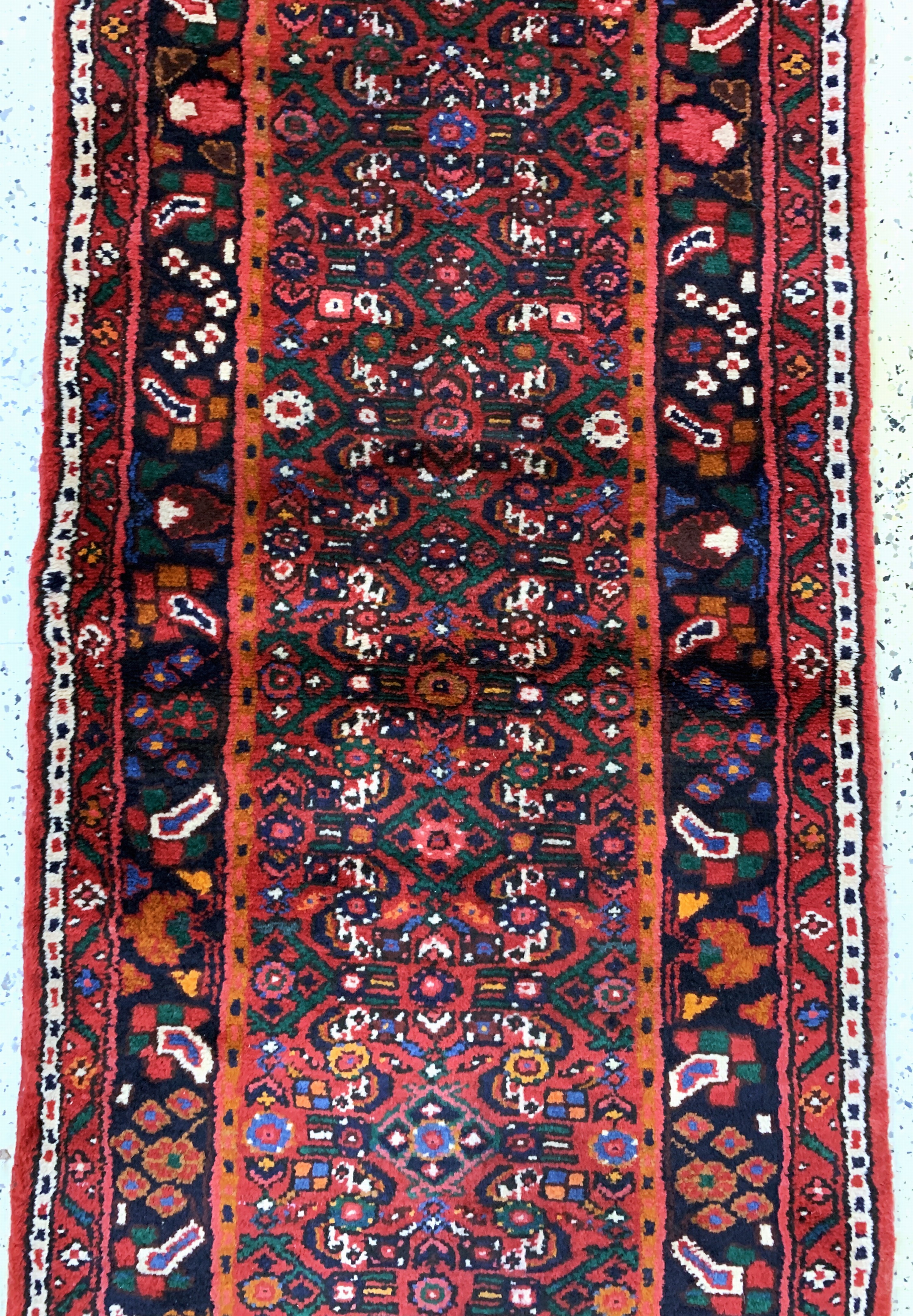 Detail c: Hosseinabad, Persien, Mitte 20.Jhd, Wolle auf Baumwolle, ca. 437 x 75 cm, EHZ: 2
