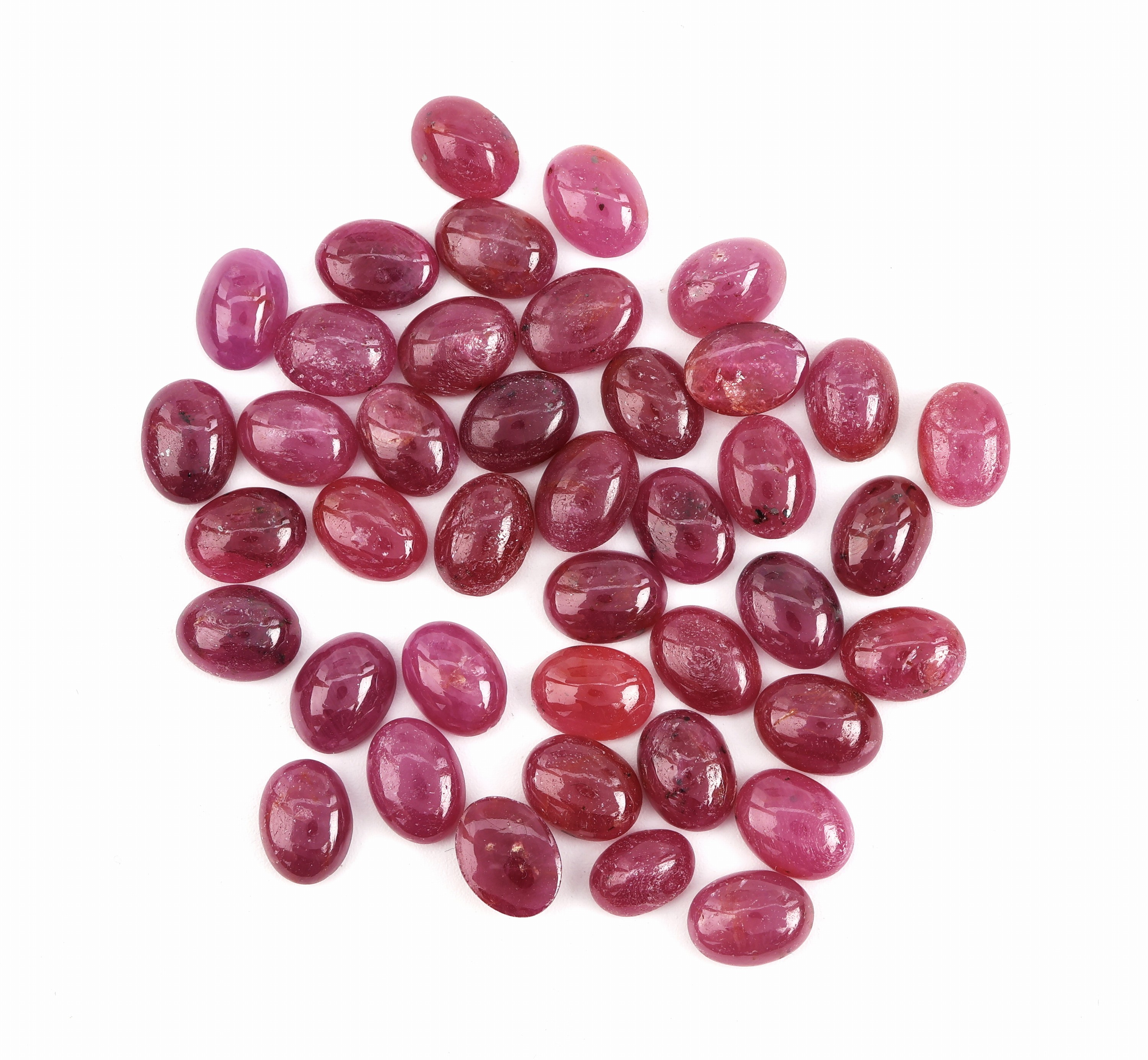 Image 27128657 - Lot lose Rubine zus. ca. 59.53 ct, ovale Cabochons in versch. Farbnuancen