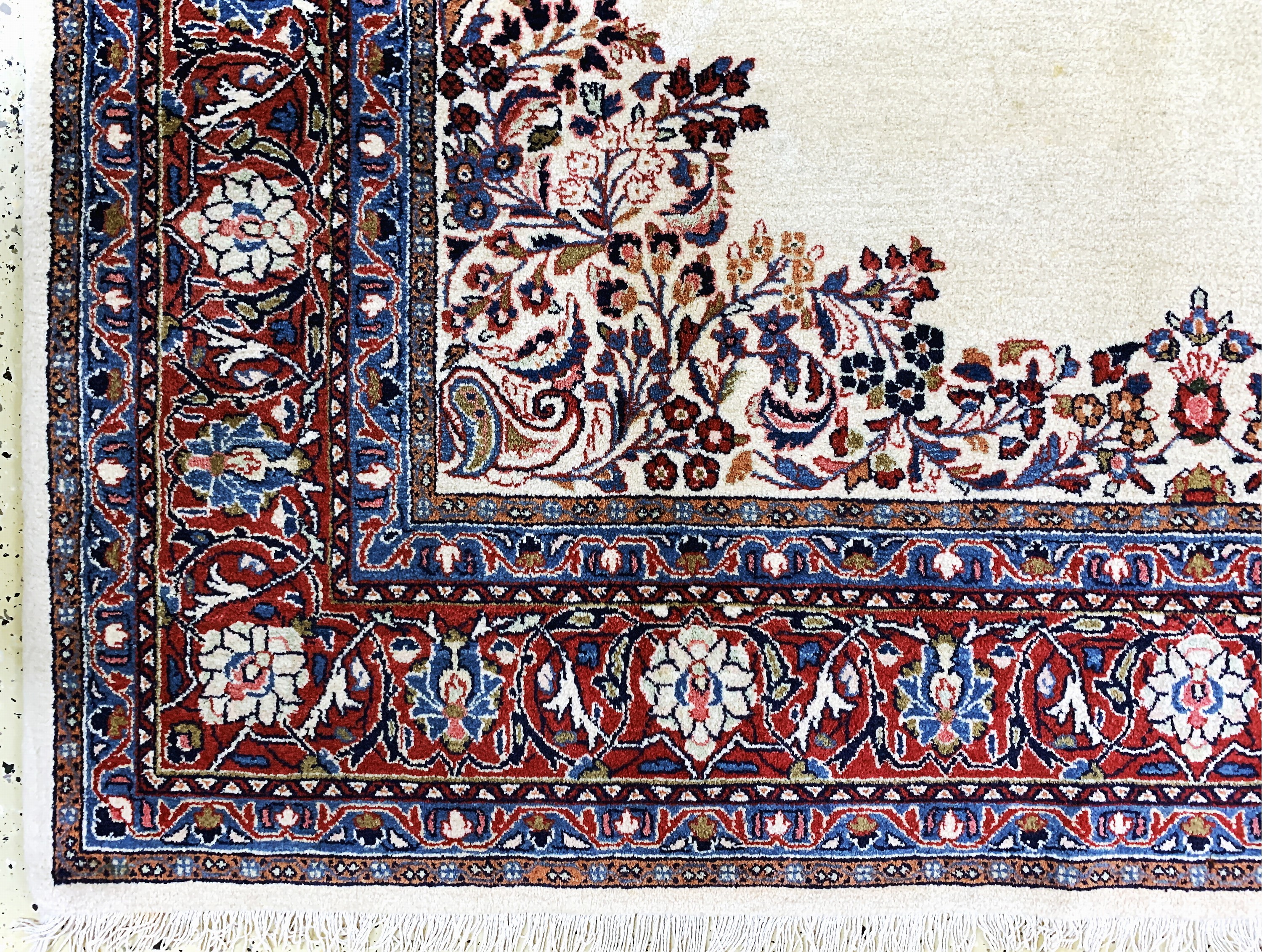 Detail b: Sarogh, Persien, Mitte 20.Jhd, Wolle auf Baumwolle, ca. 317 x 218 cm, EHZ: 2(flecken).