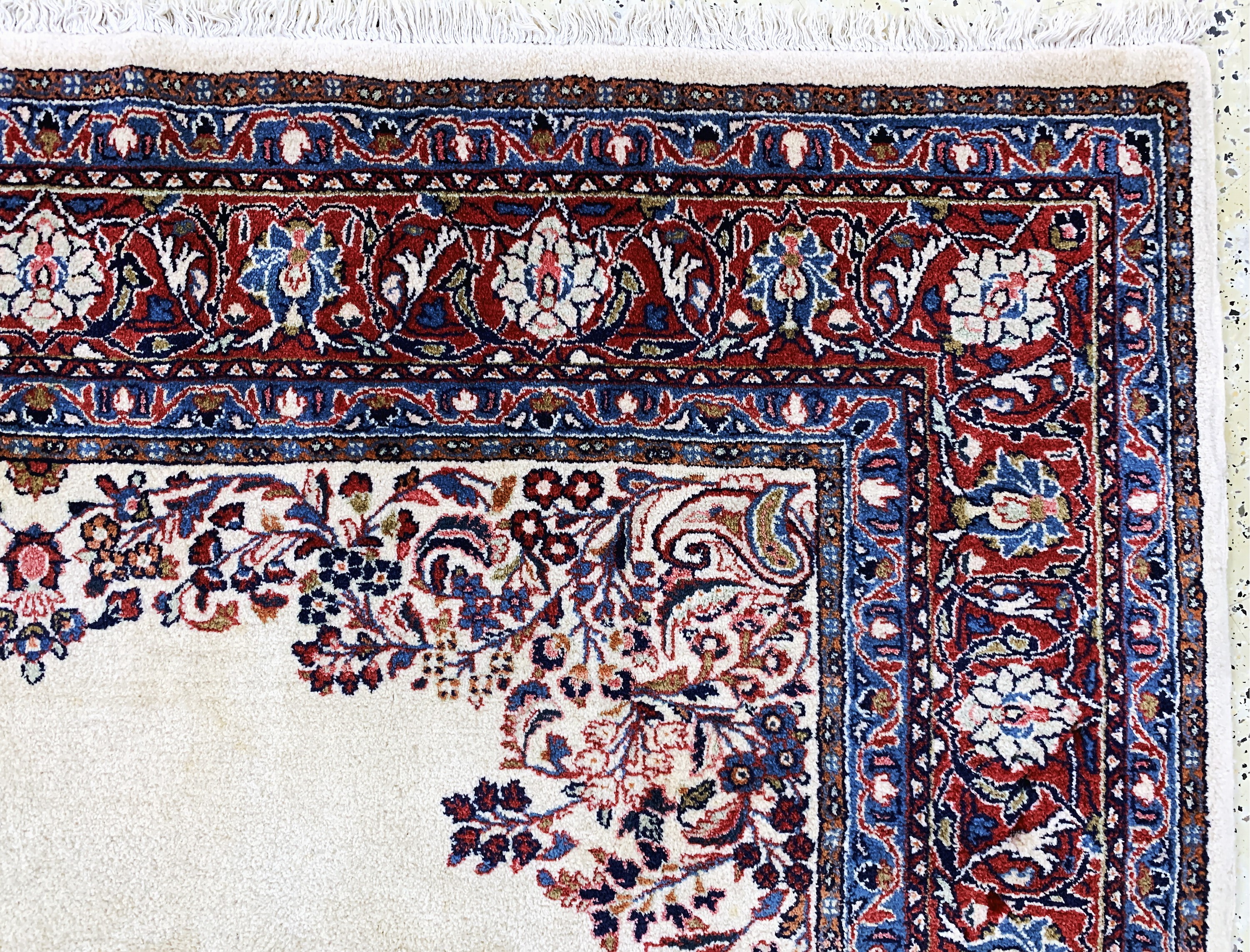 Detail f: Sarogh, Persien, Mitte 20.Jhd, Wolle auf Baumwolle, ca. 317 x 218 cm, EHZ: 2(flecken).
