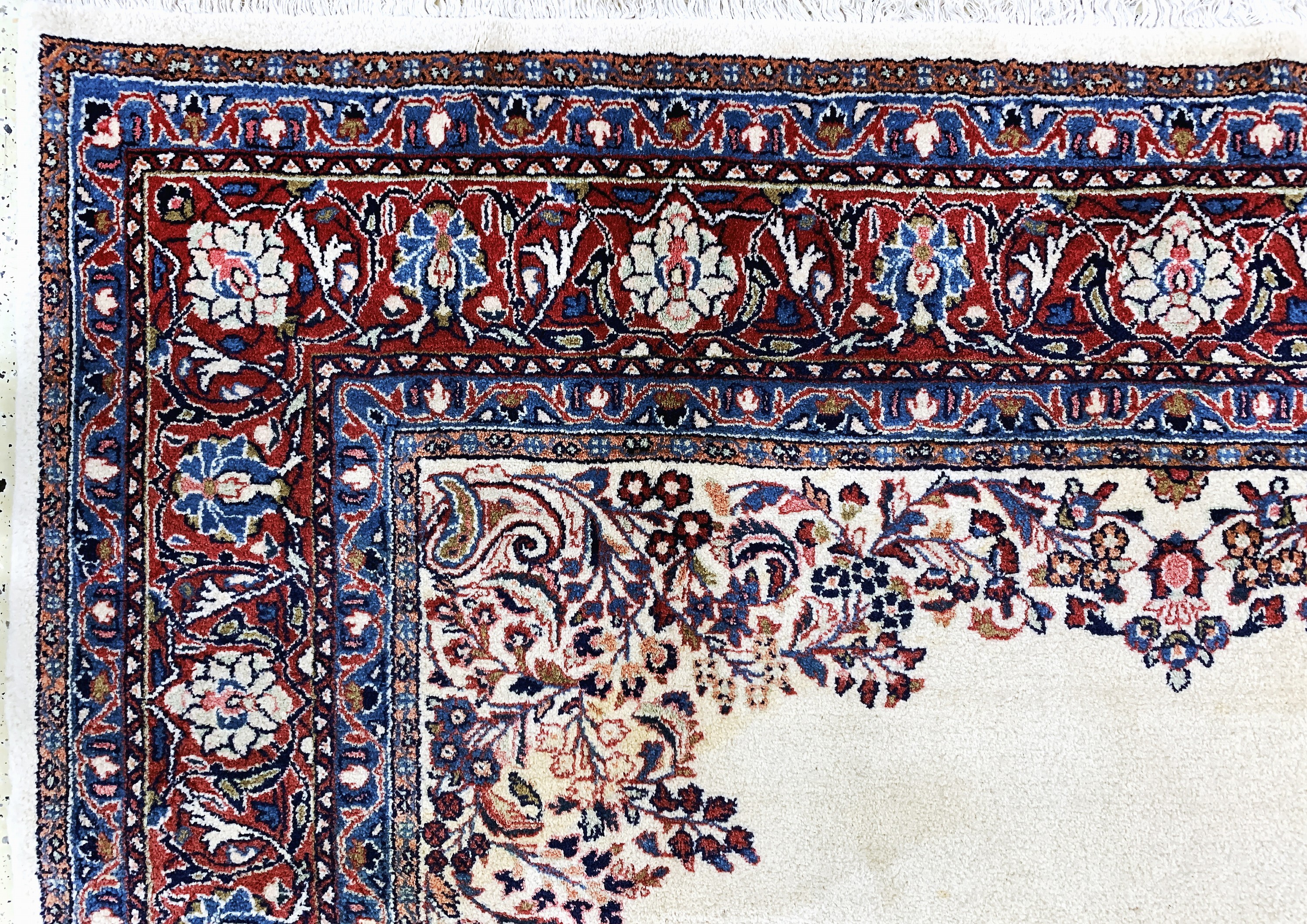 Detail g: Sarogh, Persien, Mitte 20.Jhd, Wolle auf Baumwolle, ca. 317 x 218 cm, EHZ: 2(flecken).